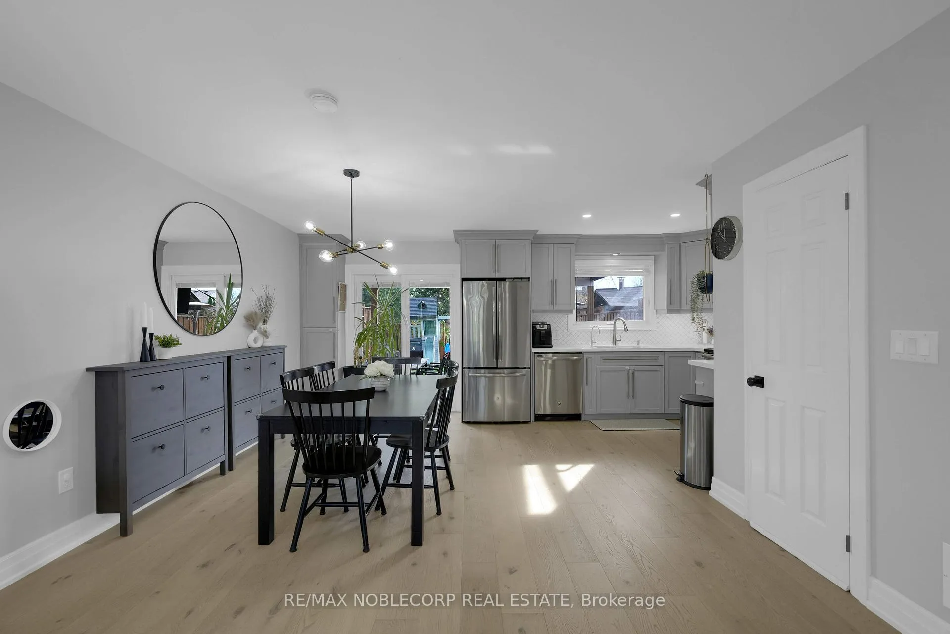 Photo 11 of 115 Aberdeen Avenue, Vaughan, East Woodbridge — HOMEH