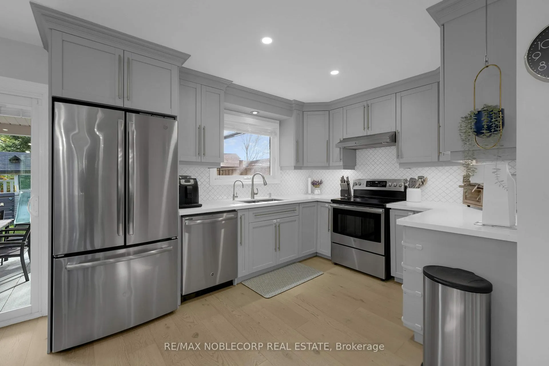 Photo 13 of 115 Aberdeen Avenue, Vaughan, East Woodbridge — HOMEH