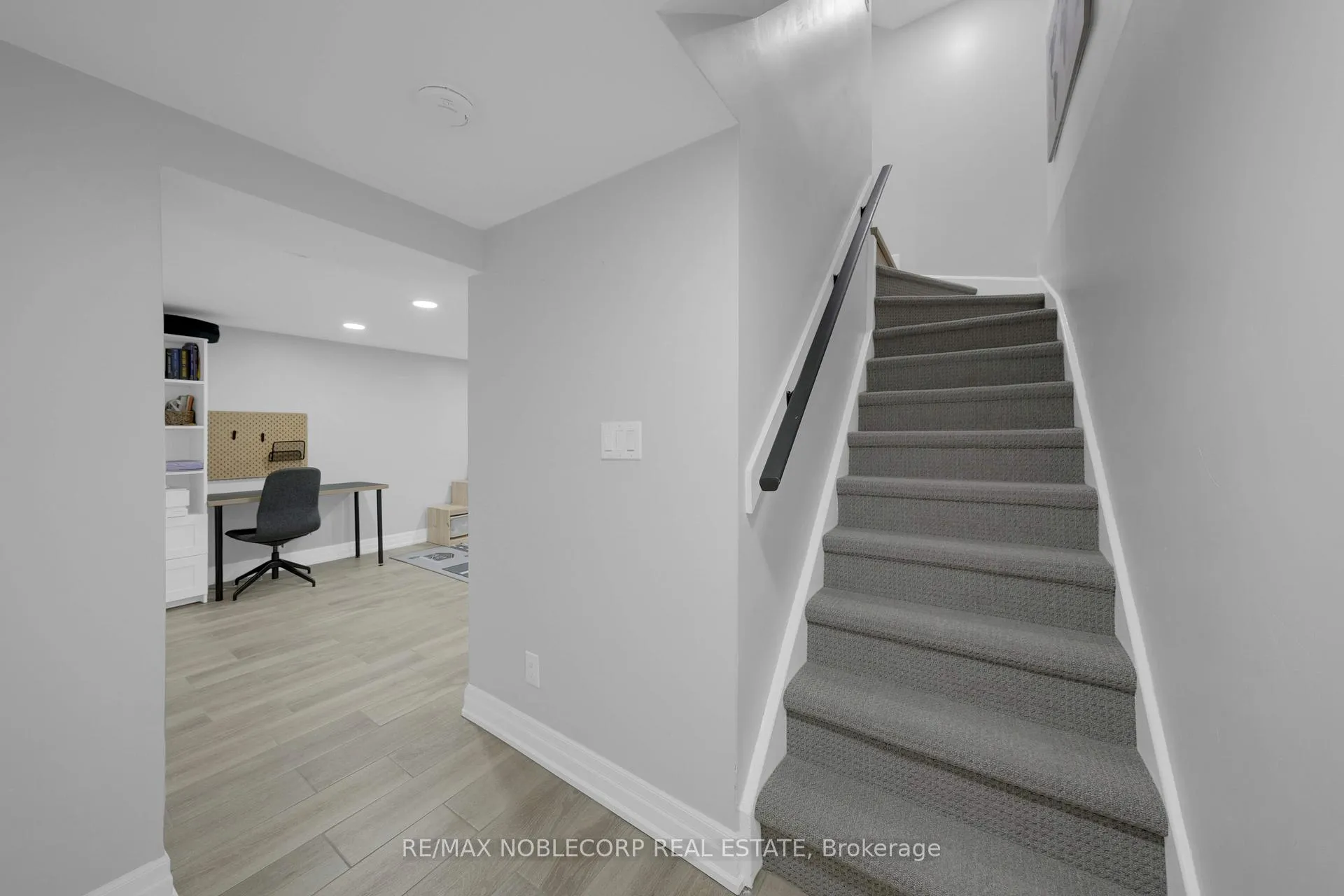 Photo 23 of 115 Aberdeen Avenue, Vaughan, East Woodbridge — HOMEH
