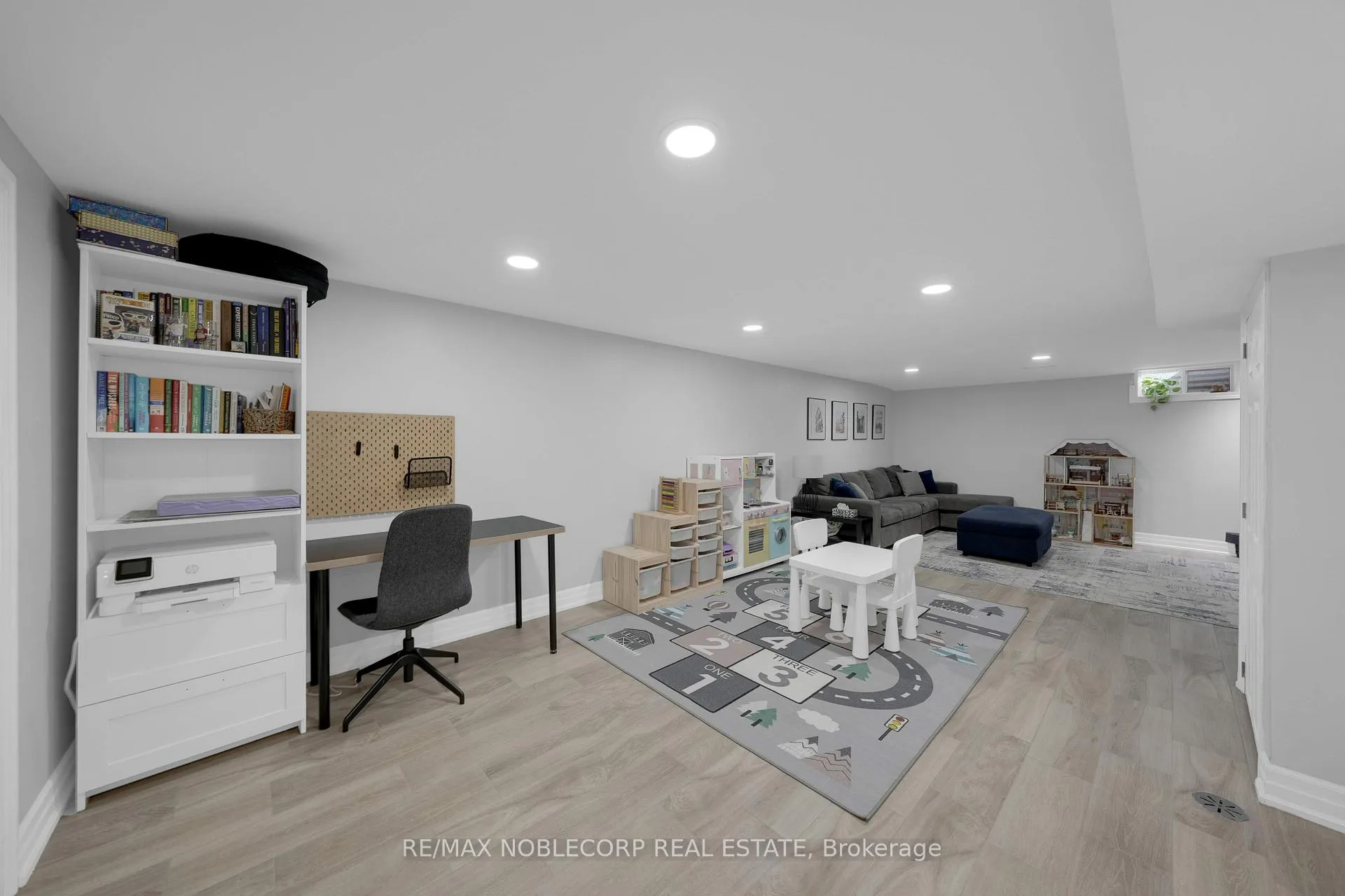 Photo 24 of 115 Aberdeen Avenue, Vaughan, East Woodbridge — HOMEH