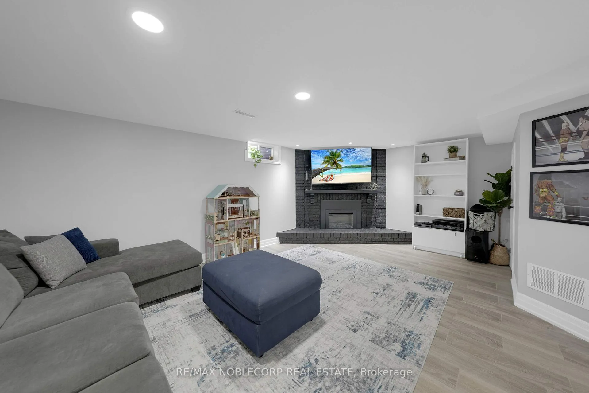 Photo 28 of 115 Aberdeen Avenue, Vaughan, East Woodbridge — HOMEH
