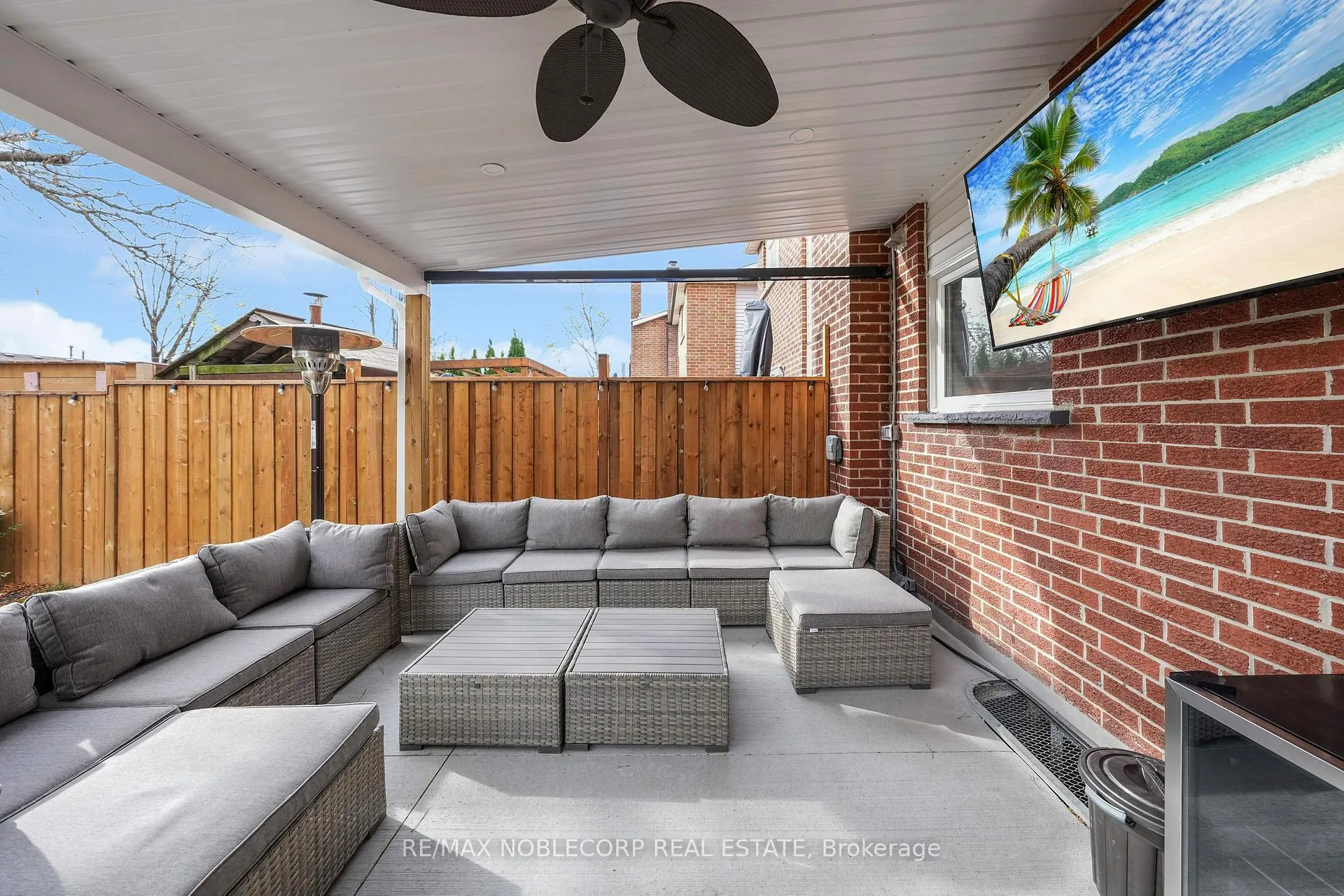 Photo 32 of 115 Aberdeen Avenue, Vaughan, East Woodbridge — HOMEH