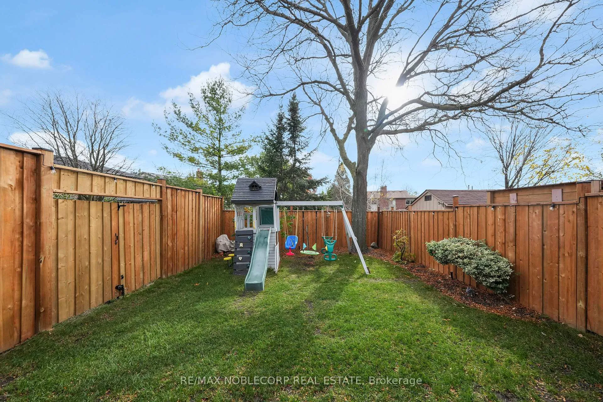 Photo 35 of 115 Aberdeen Avenue, Vaughan, East Woodbridge — HOMEH