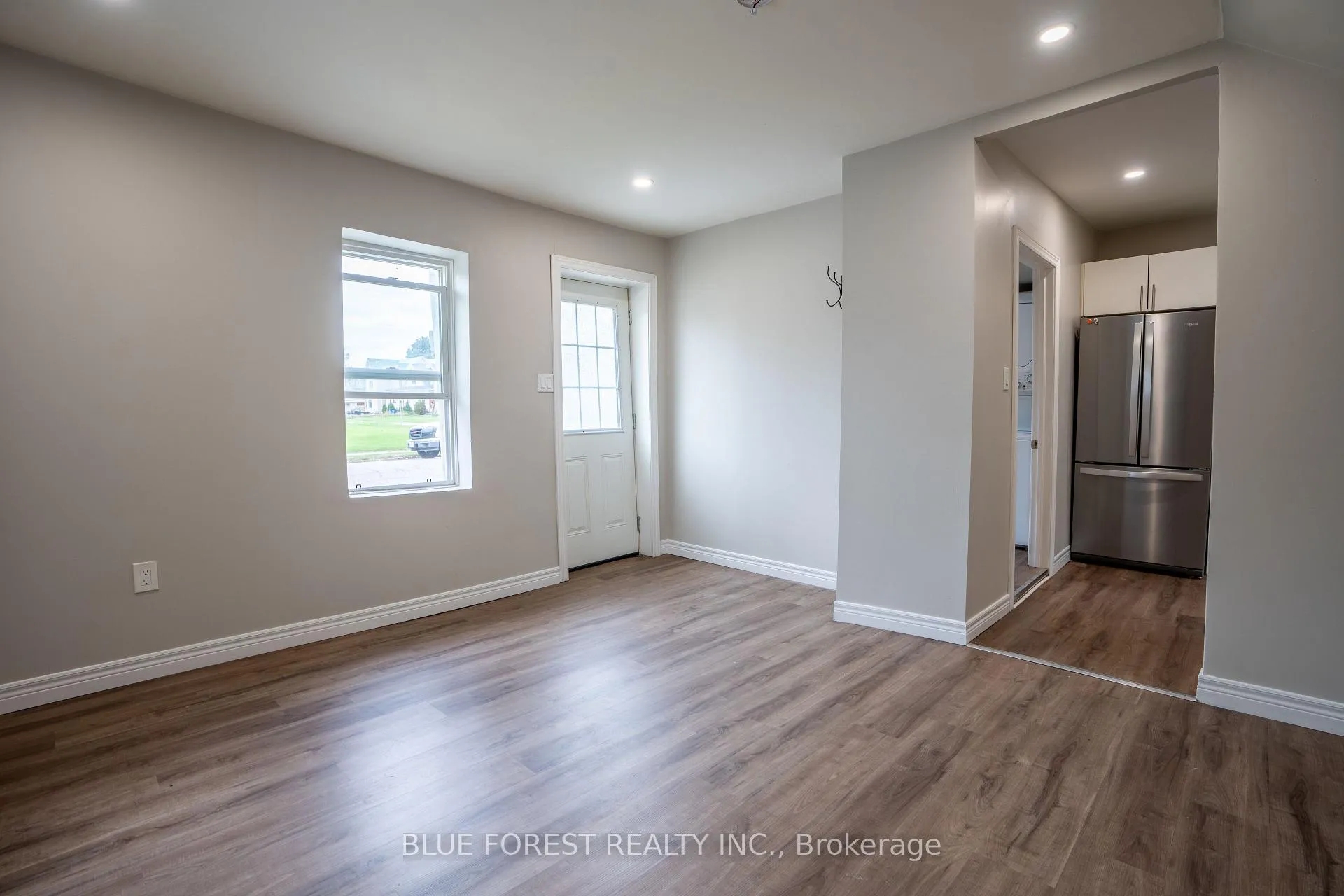 Photo 2 of 171 Raleigh Street, Chatham-Kent, Chatham — HOMEH