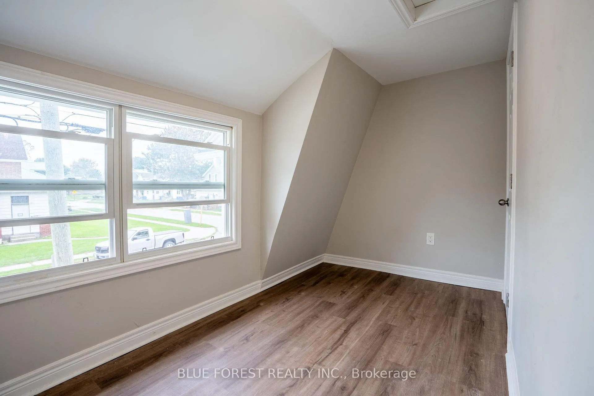 Photo 12 of 171 Raleigh Street, Chatham-Kent, Chatham — HOMEH