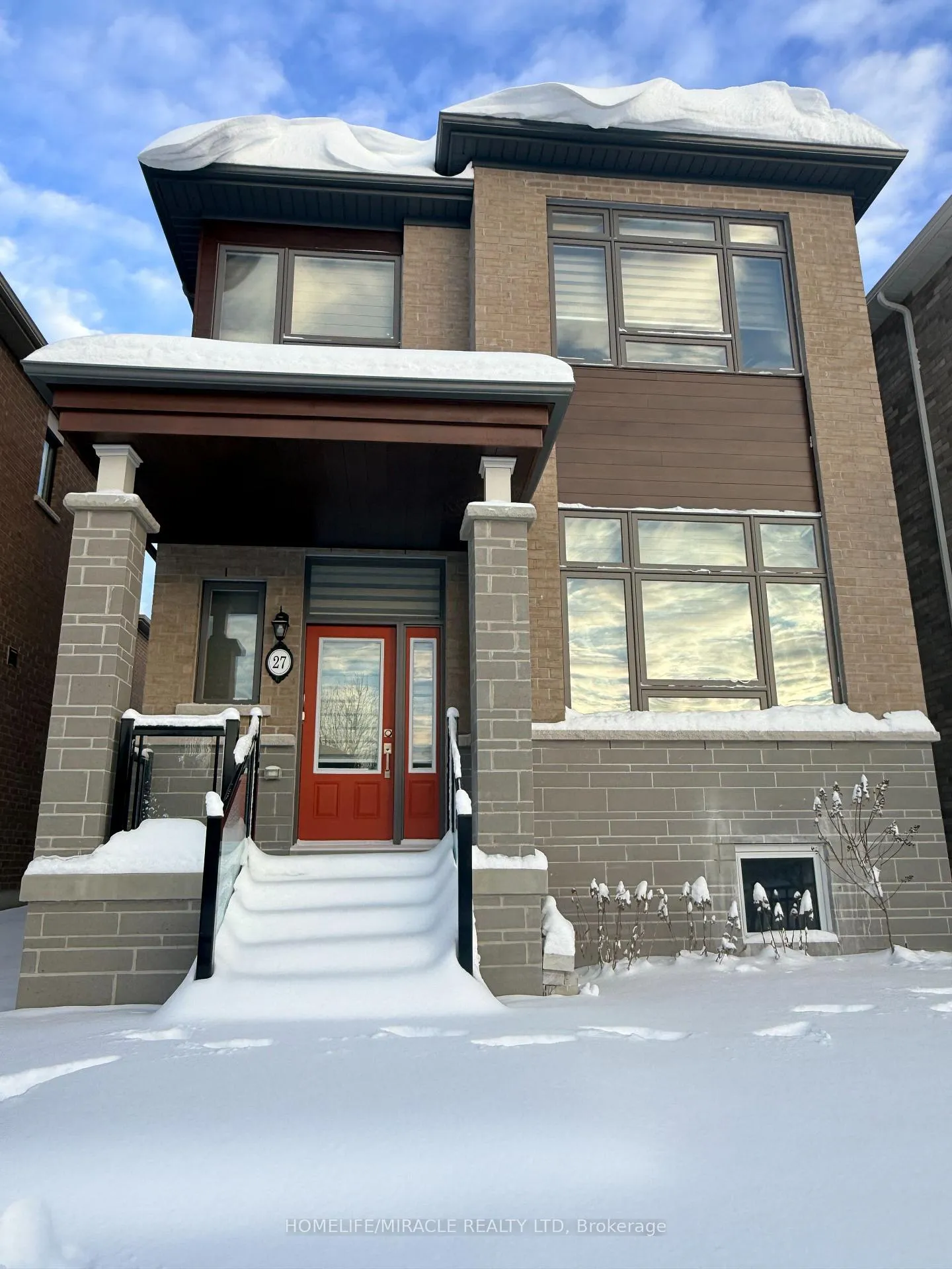 Photo 2 of 27 Mountainside Crescent, Whitby, Rolling Acres — HOMEH
