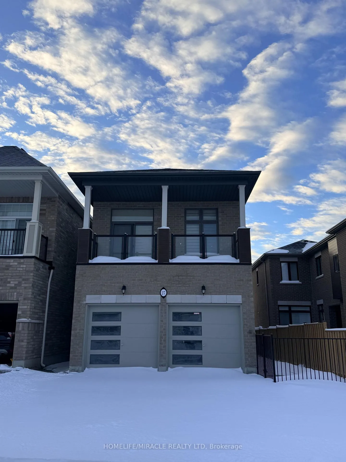 Photo 3 of 27 Mountainside Crescent, Whitby, Rolling Acres — HOMEH
