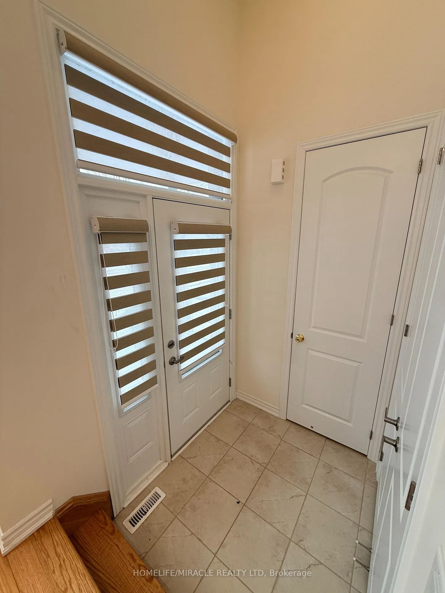 Photo 4 of 27 Mountainside Crescent, Whitby, Rolling Acres — HOMEH