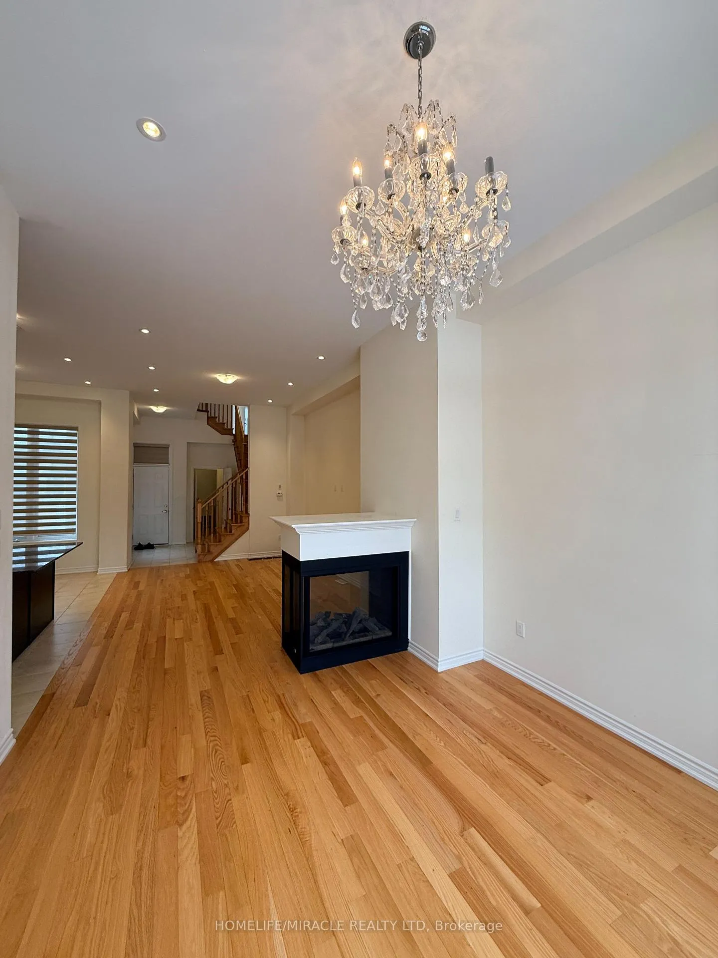 Photo 6 of 27 Mountainside Crescent, Whitby, Rolling Acres — HOMEH