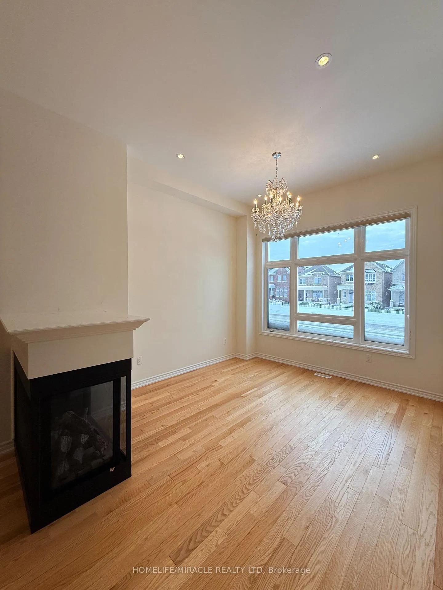 Photo 7 of 27 Mountainside Crescent, Whitby, Rolling Acres — HOMEH