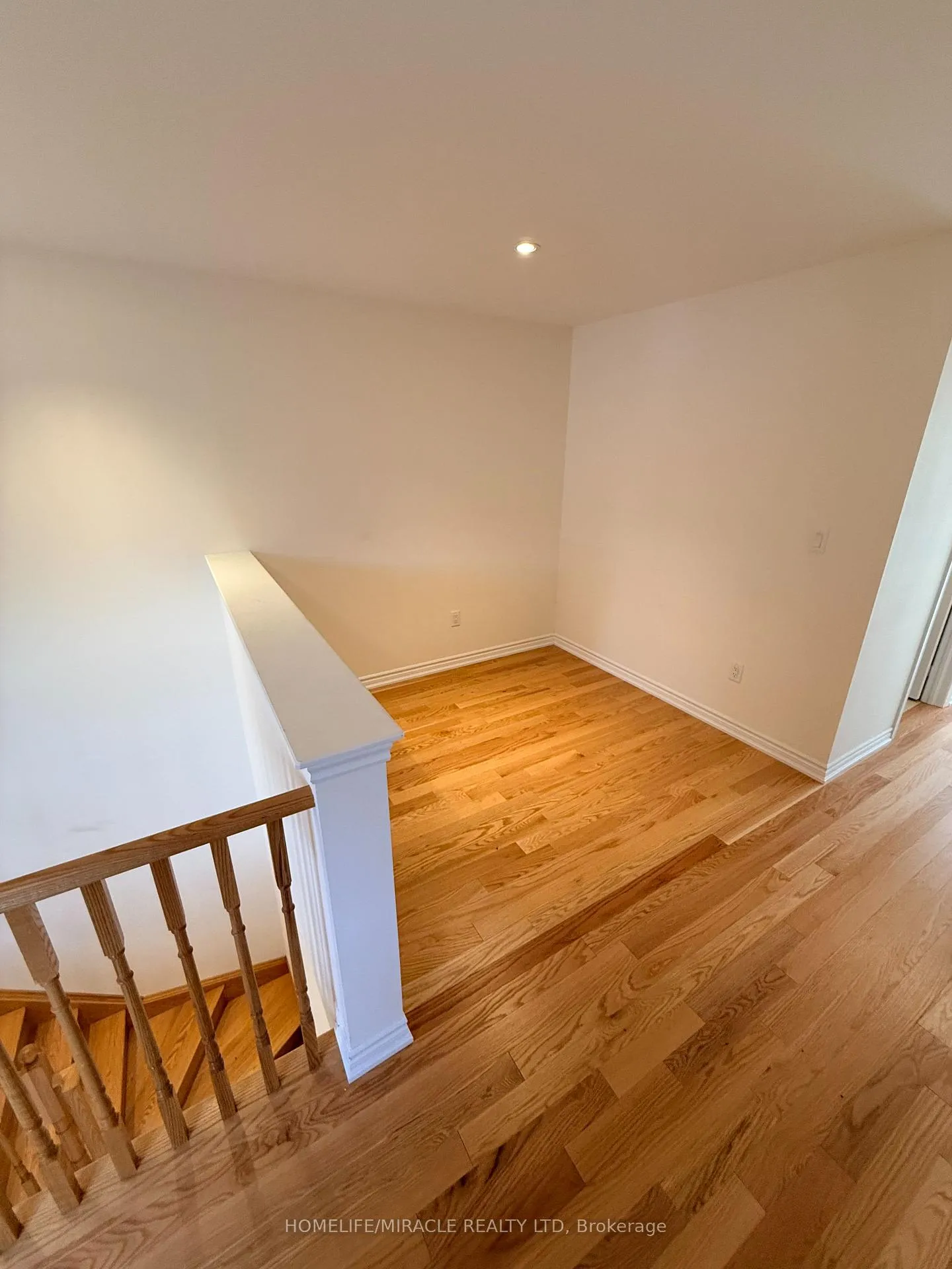 Photo 20 of 27 Mountainside Crescent, Whitby, Rolling Acres — HOMEH