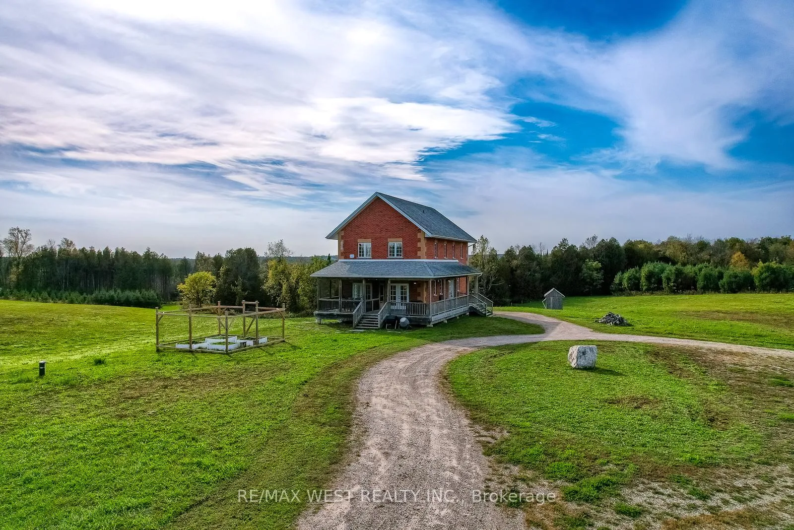 Photo 8 of 640 Highpoint Side Road, Caledon, Alton — HOMEH