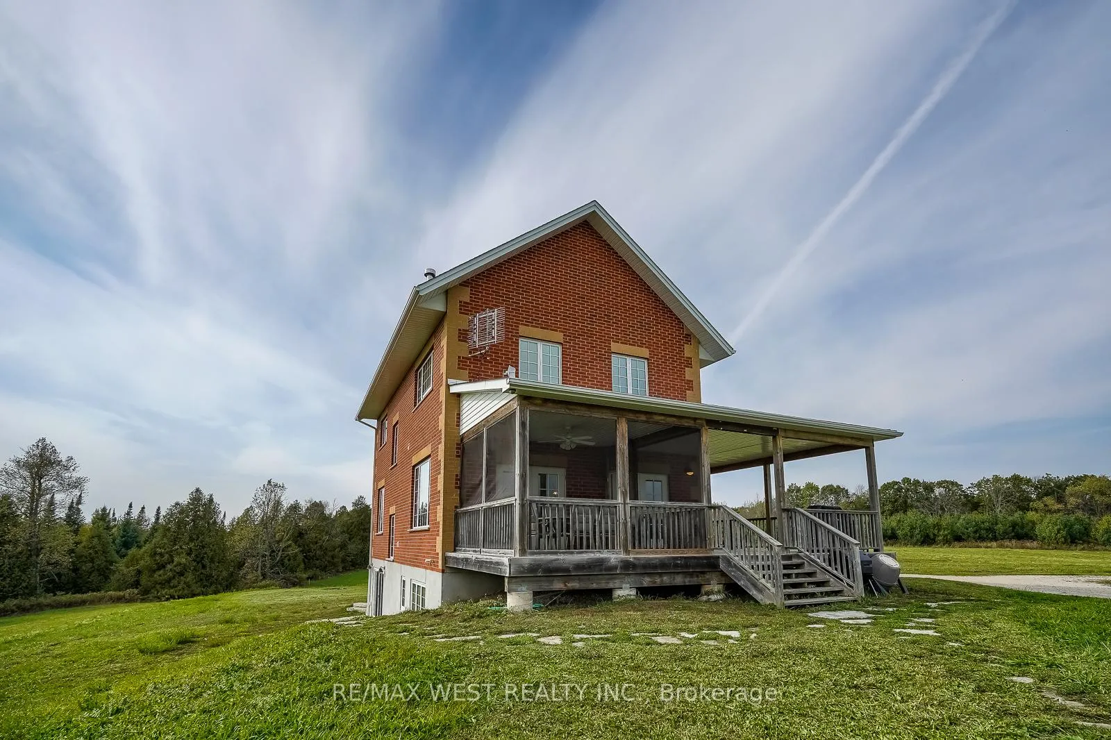 Photo 11 of 640 Highpoint Side Road, Caledon, Alton — HOMEH