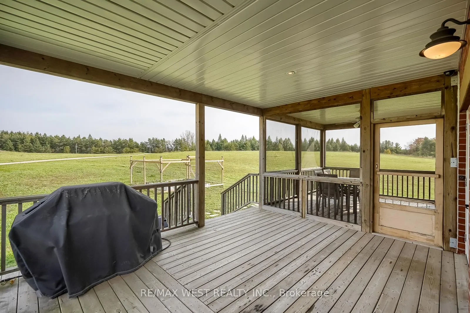 Photo 13 of 640 Highpoint Side Road, Caledon, Alton — HOMEH
