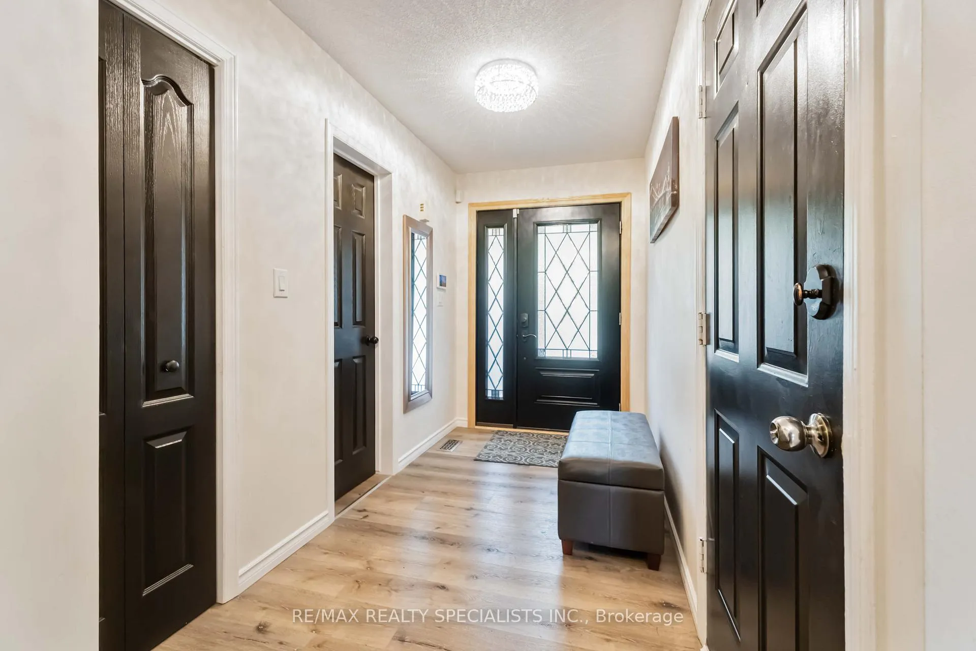 Photo 5 of 17 Rannie Court, Thorold, Confederation Heights — HOMEH