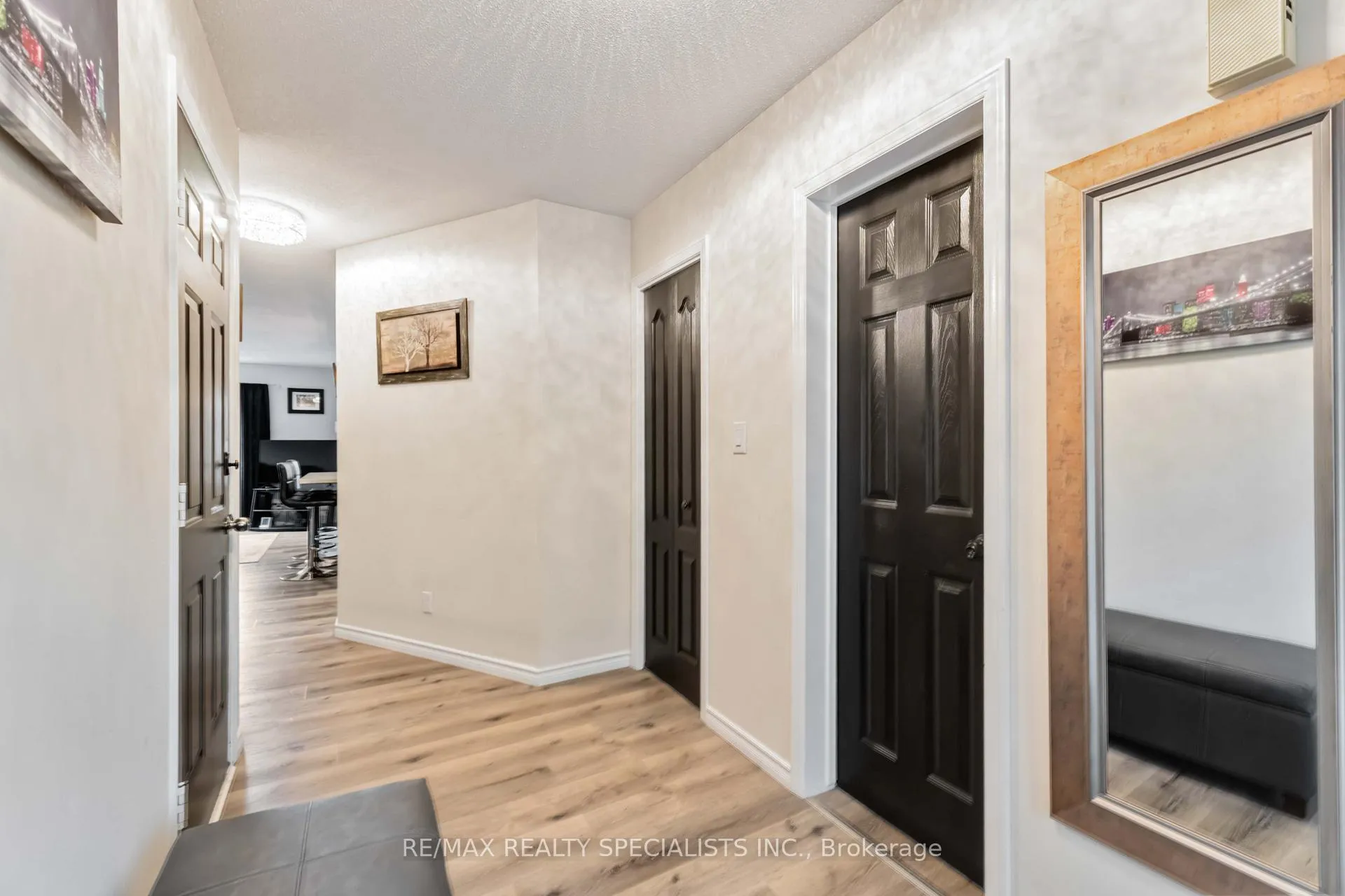 Photo 6 of 17 Rannie Court, Thorold, Confederation Heights — HOMEH