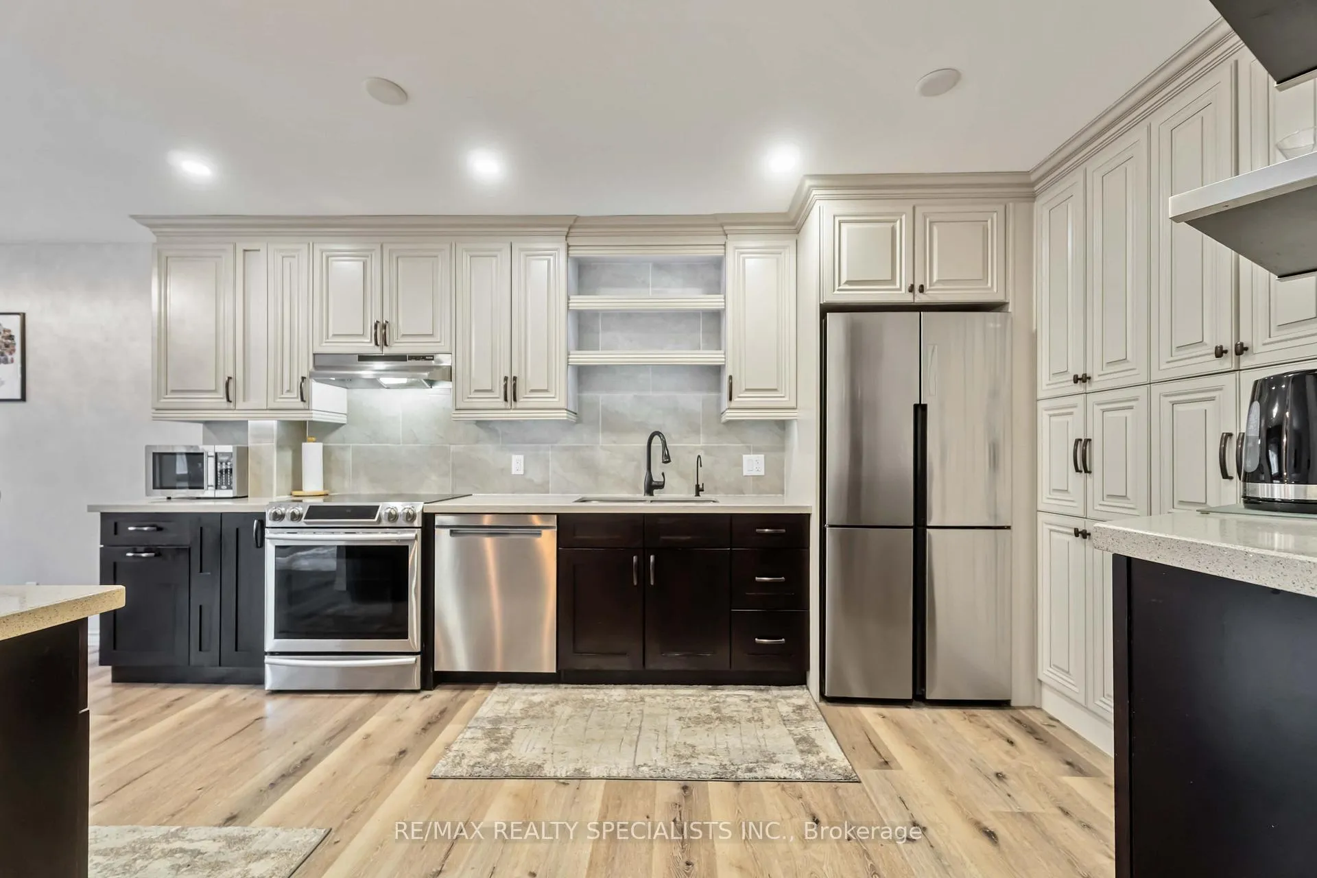Photo 13 of 17 Rannie Court, Thorold, Confederation Heights — HOMEH