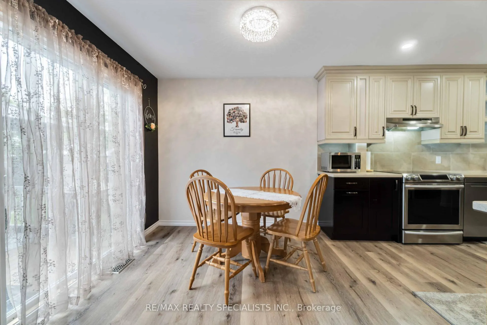 Photo 20 of 17 Rannie Court, Thorold, Confederation Heights — HOMEH