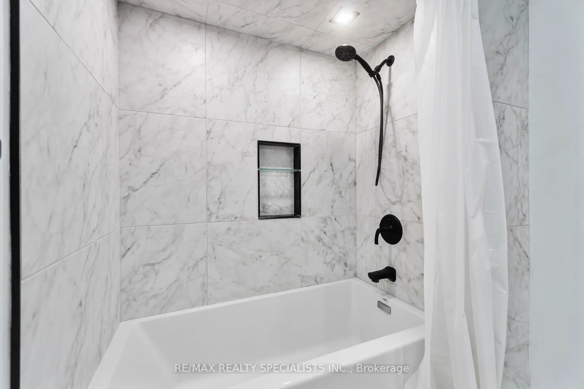 Photo 26 of 17 Rannie Court, Thorold, Confederation Heights — HOMEH