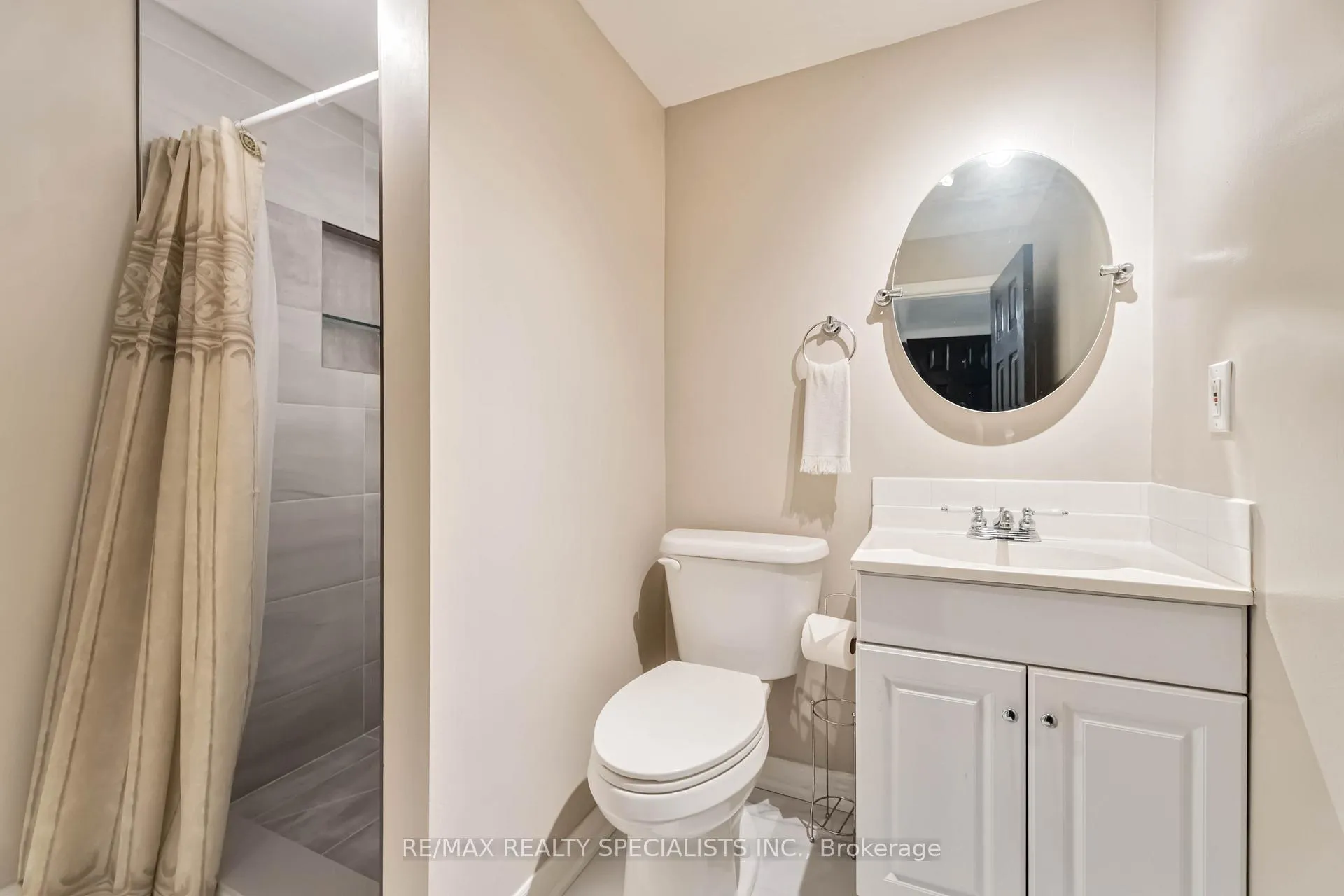 Photo 34 of 17 Rannie Court, Thorold, Confederation Heights — HOMEH
