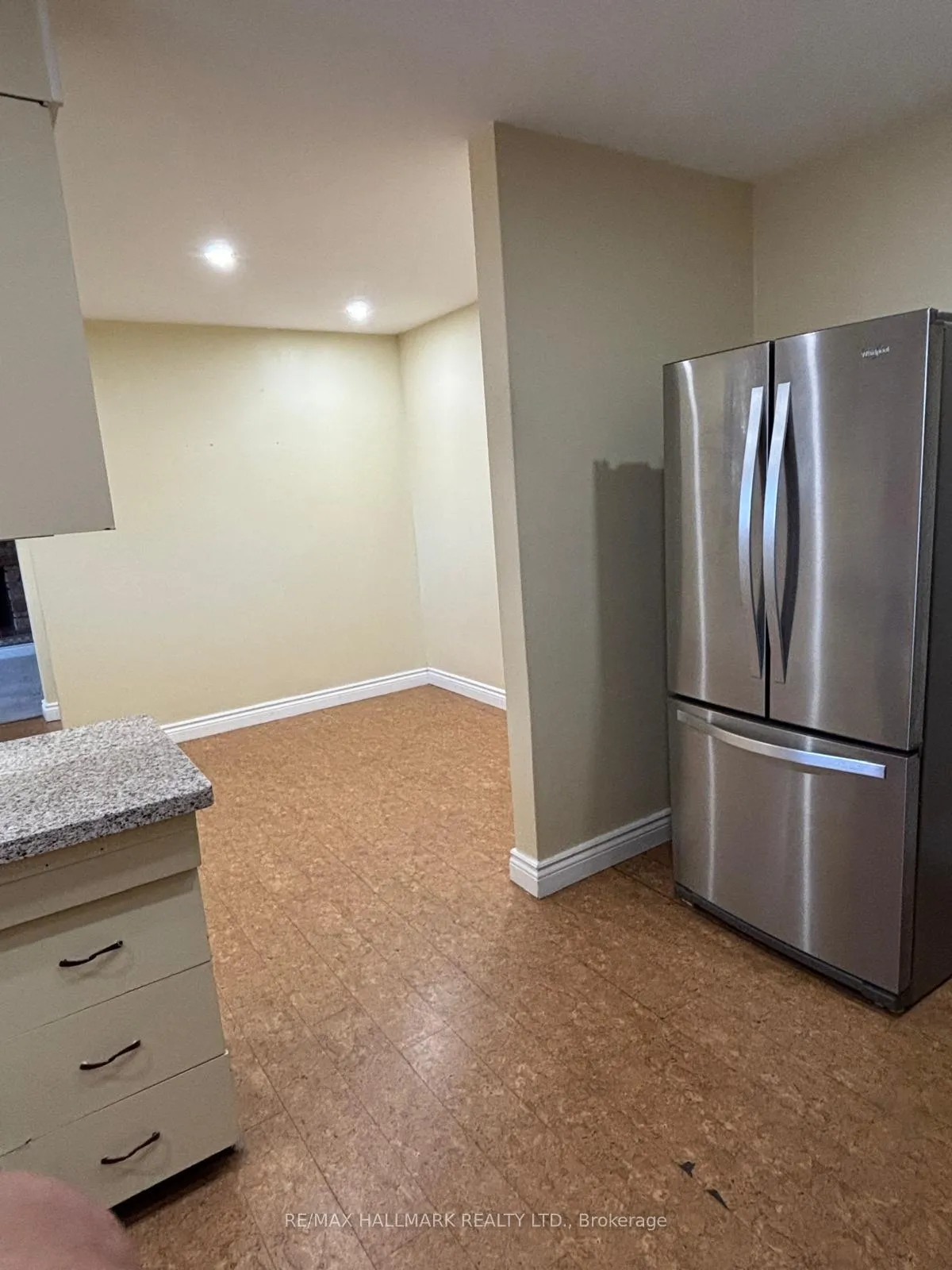 Photo 4 of 404 Glendale Avenue, Oshawa, Northglen — HOMEH