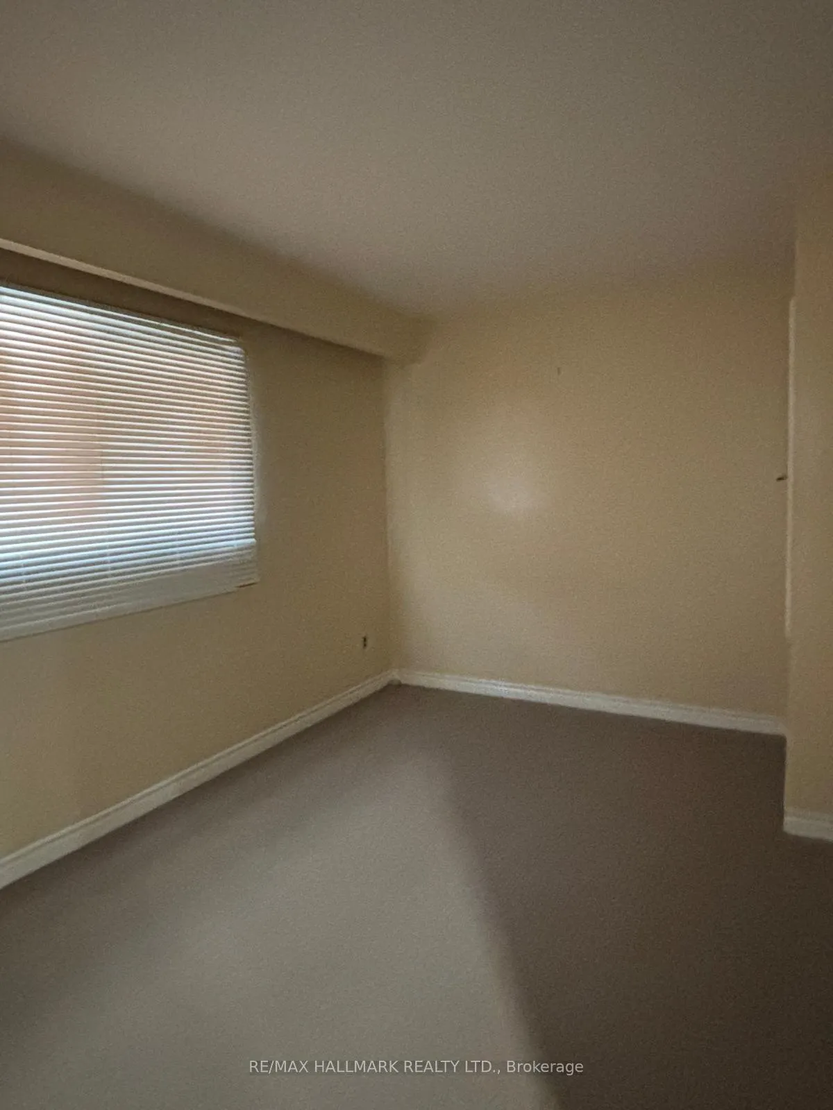 Photo 7 of 404 Glendale Avenue, Oshawa, Northglen — HOMEH