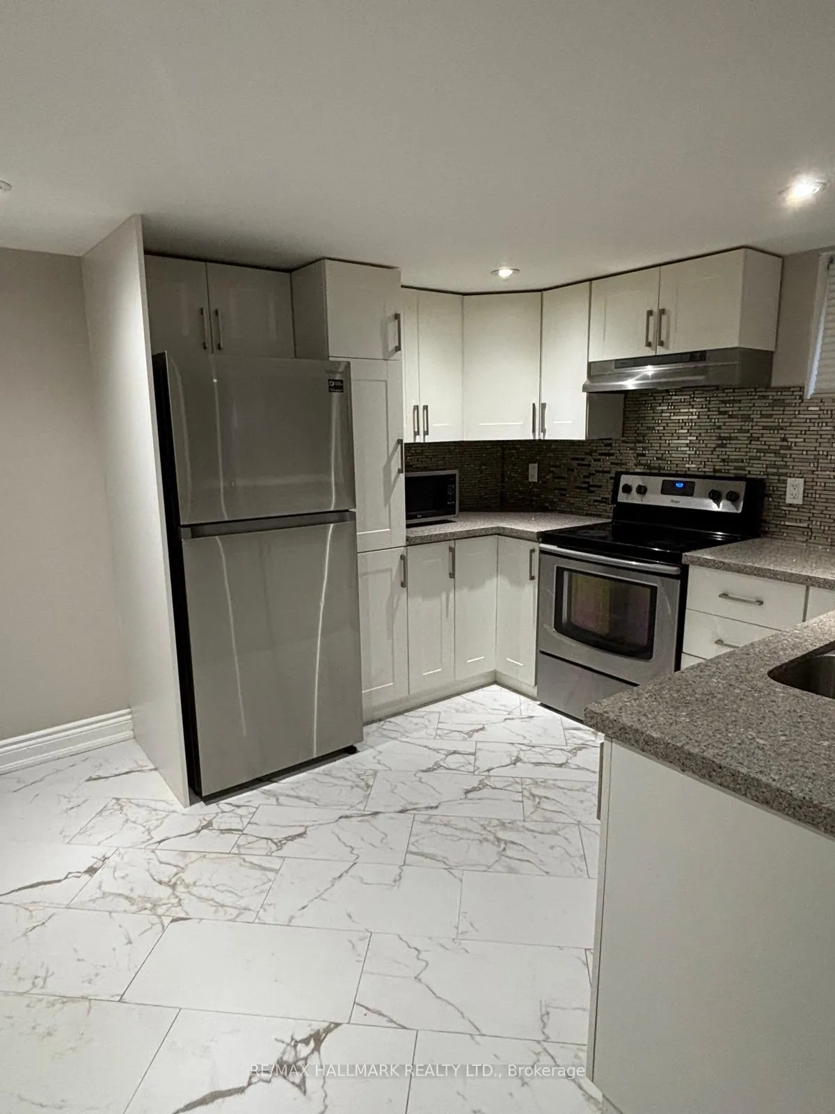 Photo 12 of 404 Glendale Avenue, Oshawa, Northglen — HOMEH