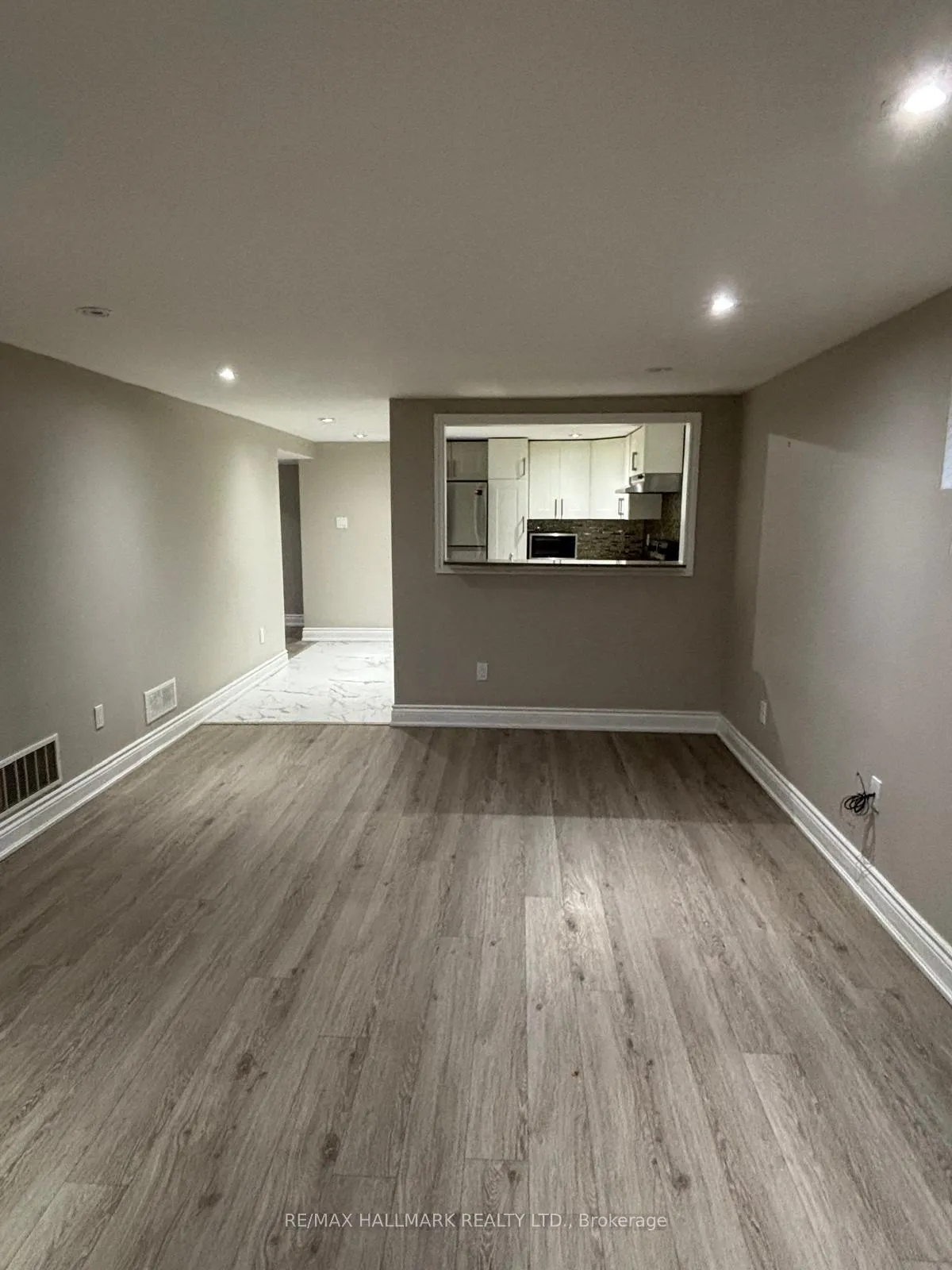 Photo 14 of 404 Glendale Avenue, Oshawa, Northglen — HOMEH