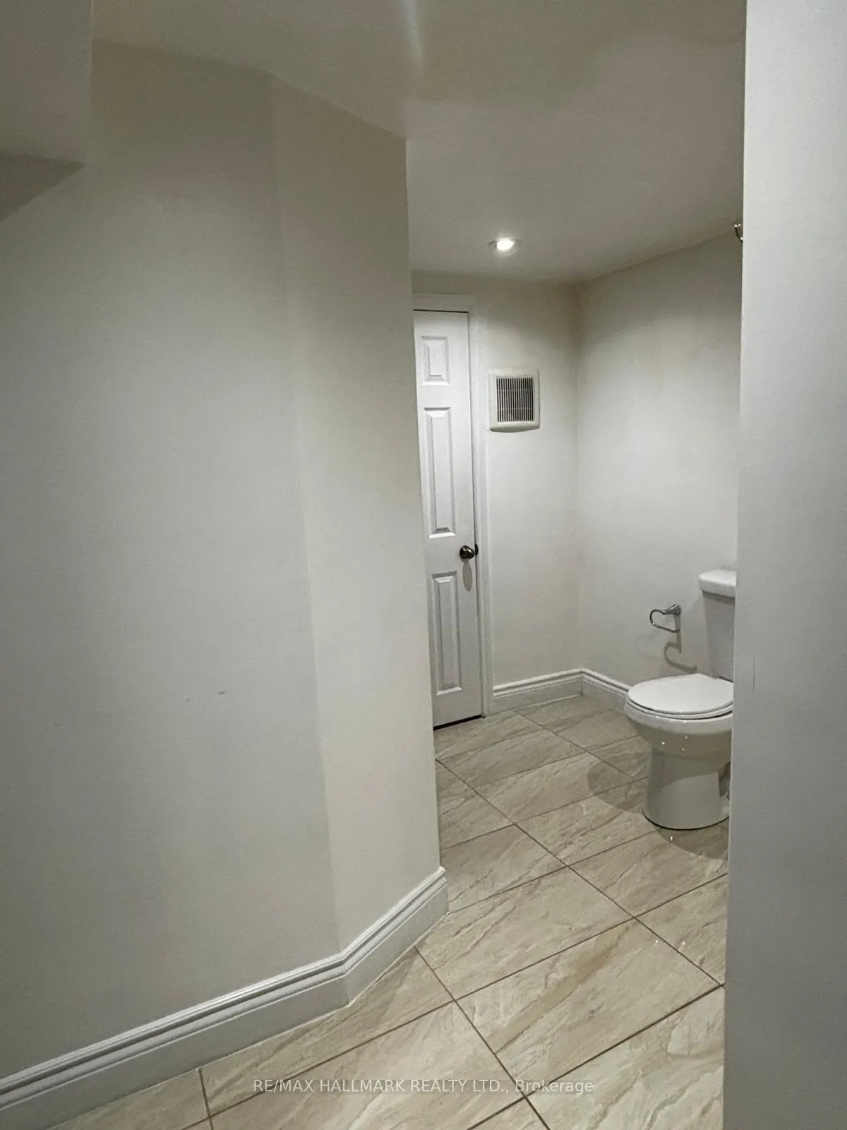Photo 17 of 404 Glendale Avenue, Oshawa, Northglen — HOMEH
