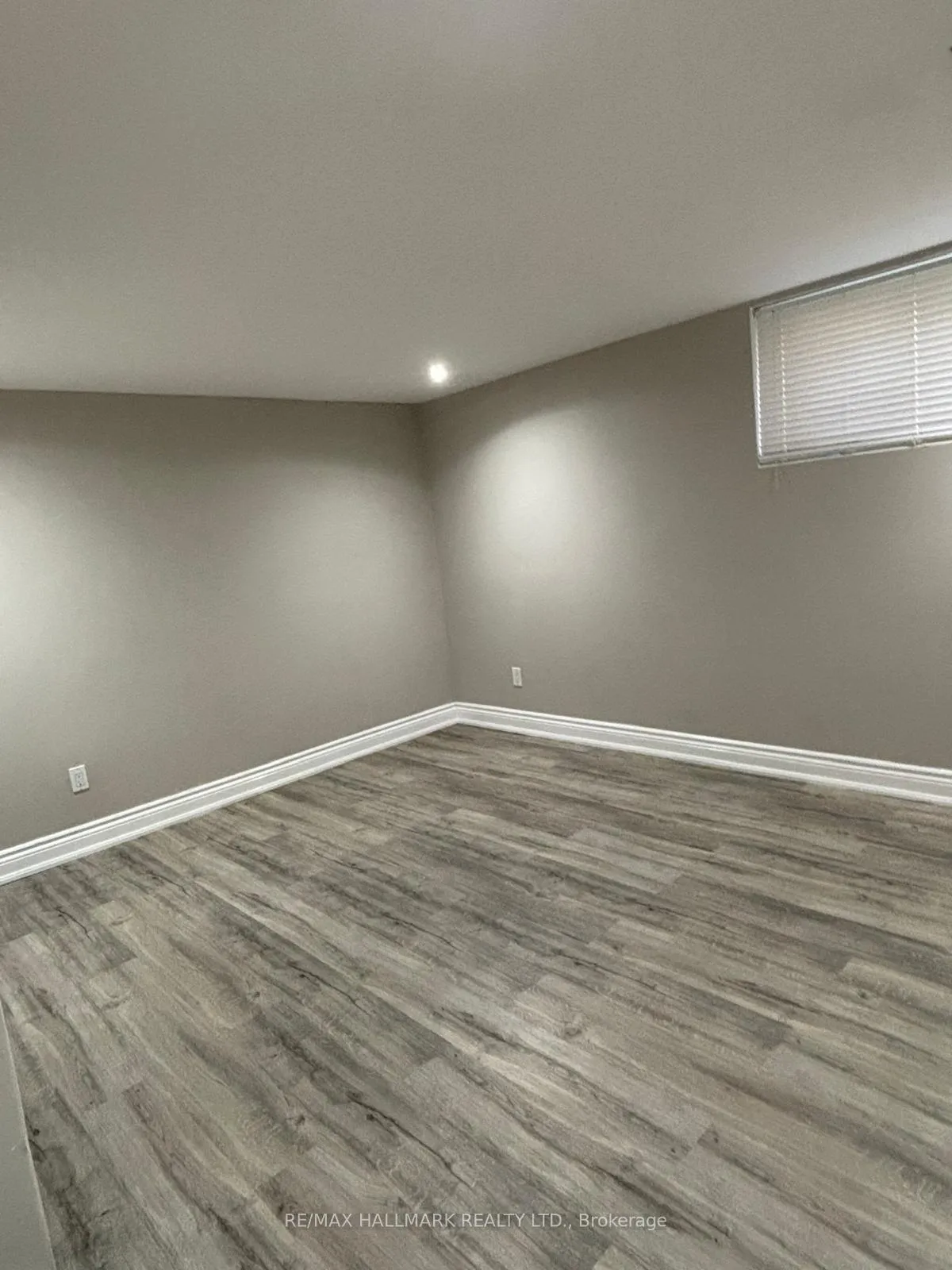 Photo 19 of 404 Glendale Avenue, Oshawa, Northglen — HOMEH