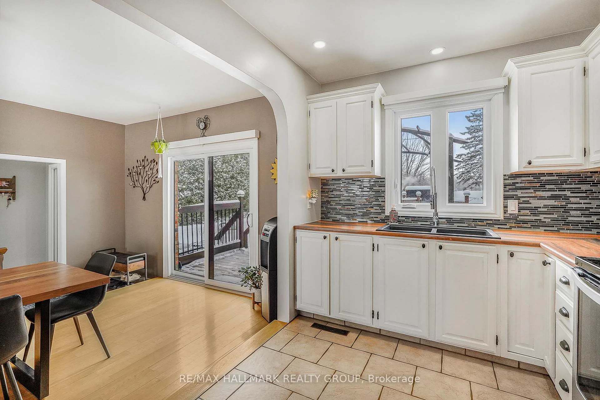Photo 15 of 2431 Bay Road, Champlain, Champlain Twp — HOMEH