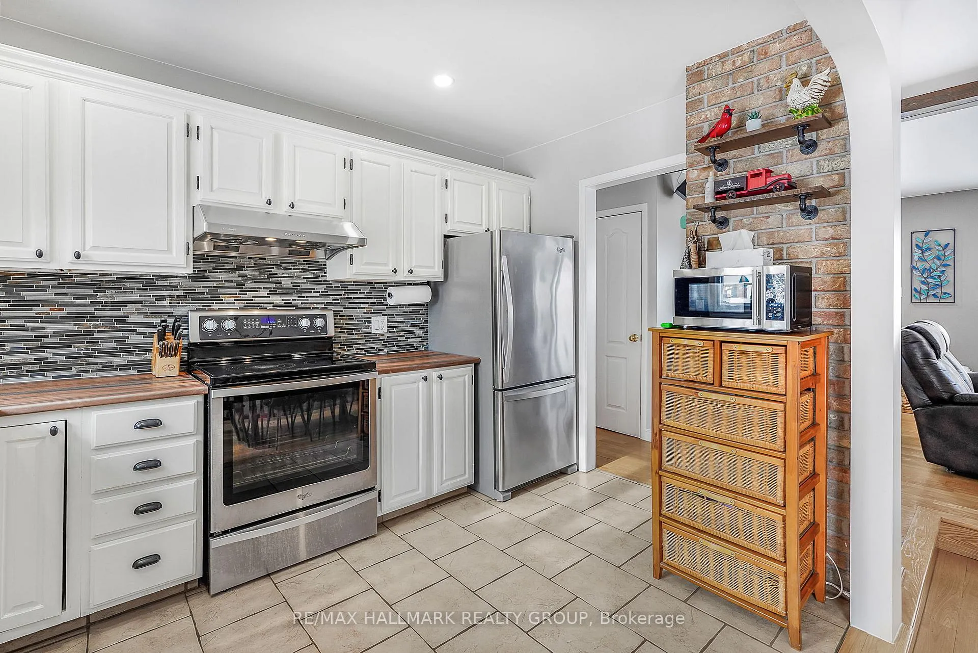 Photo 17 of 2431 Bay Road, Champlain, Champlain Twp — HOMEH