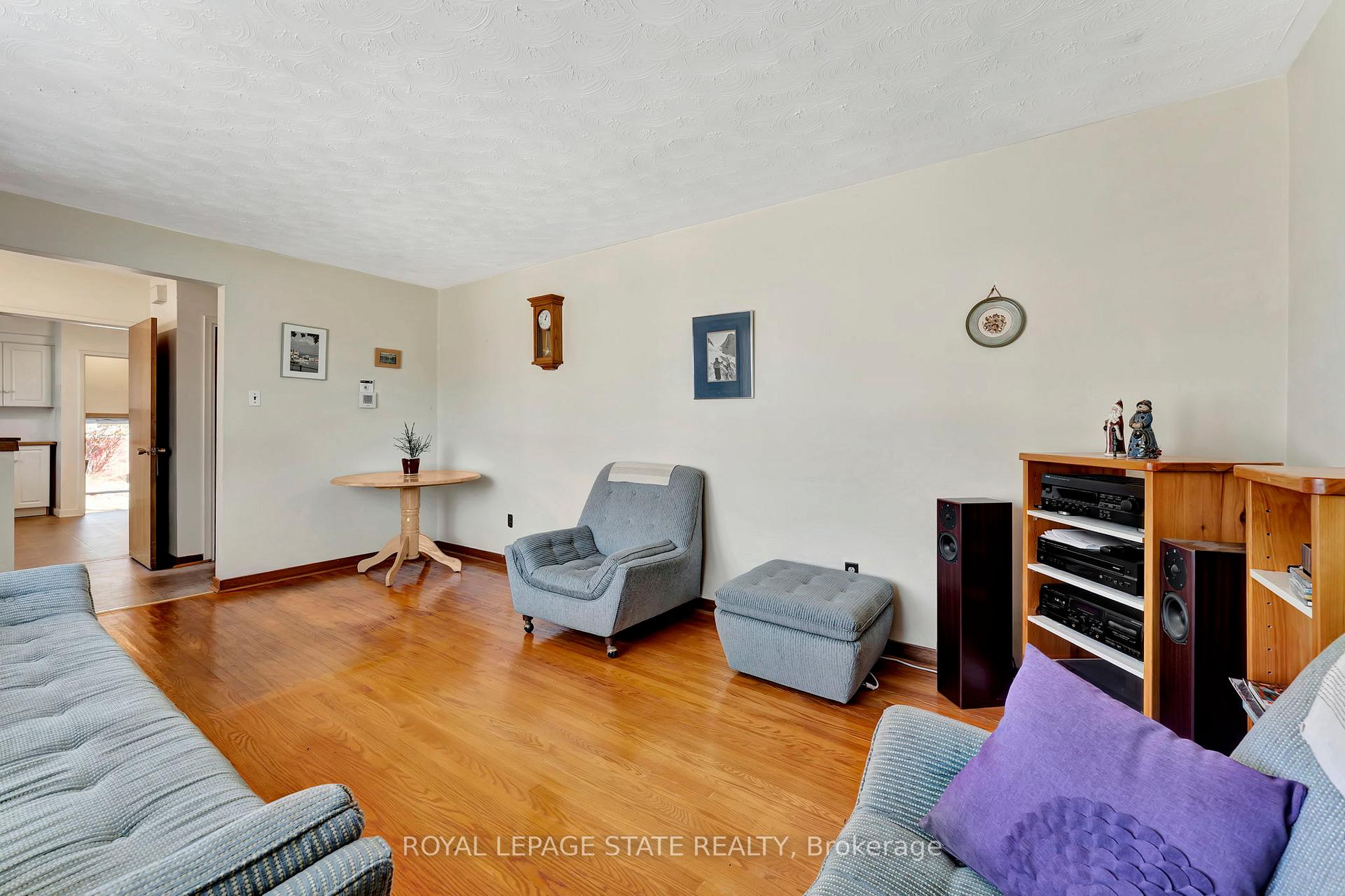 Photo 8 of 429 Norrie Crescent, Burlington, Appleby — HOMEH