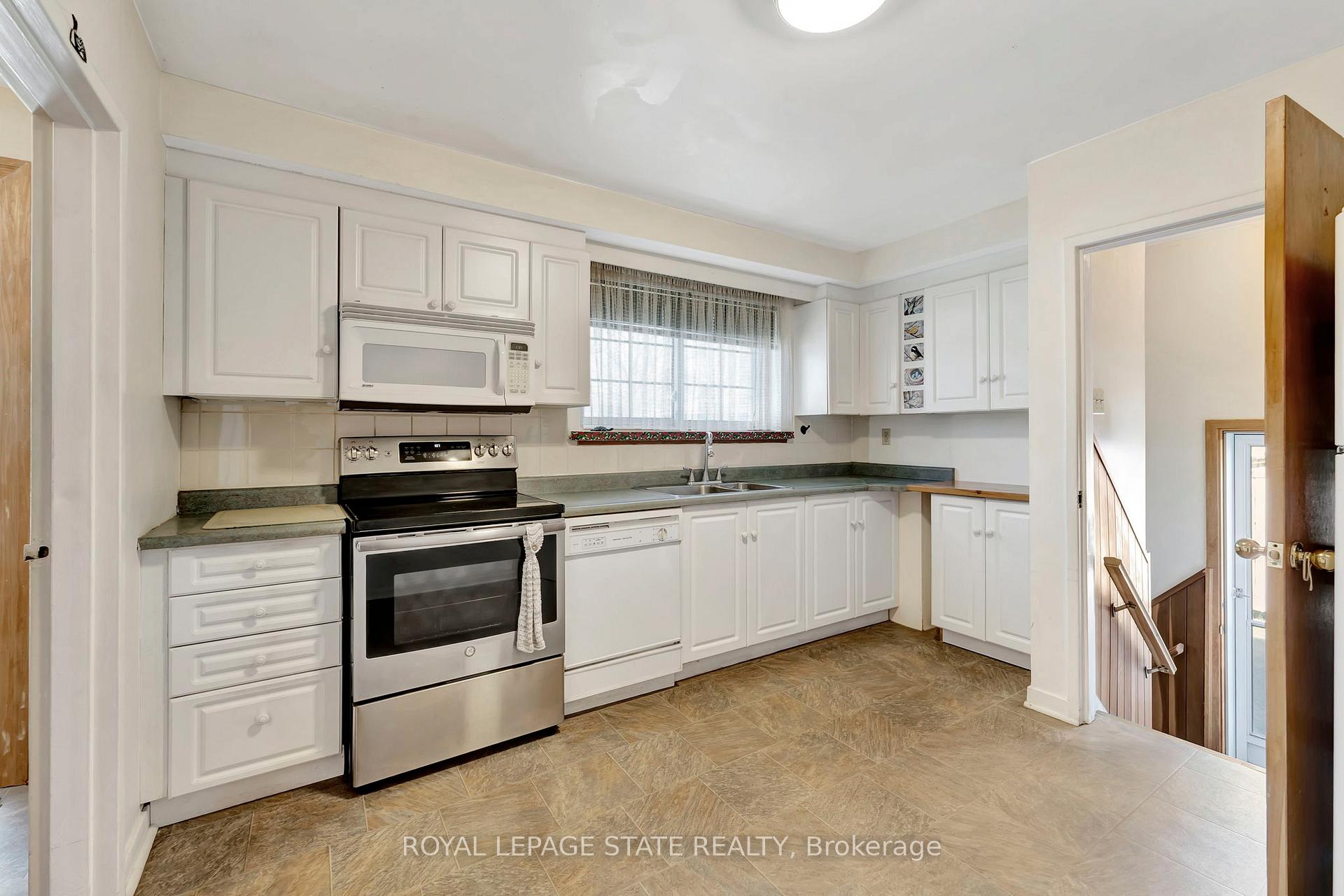 Photo 9 of 429 Norrie Crescent, Burlington, Appleby — HOMEH