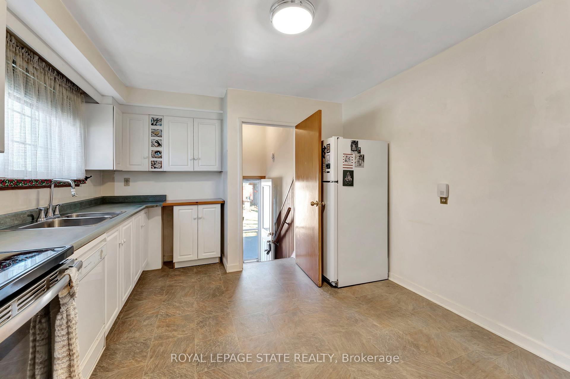 Photo 10 of 429 Norrie Crescent, Burlington, Appleby — HOMEH