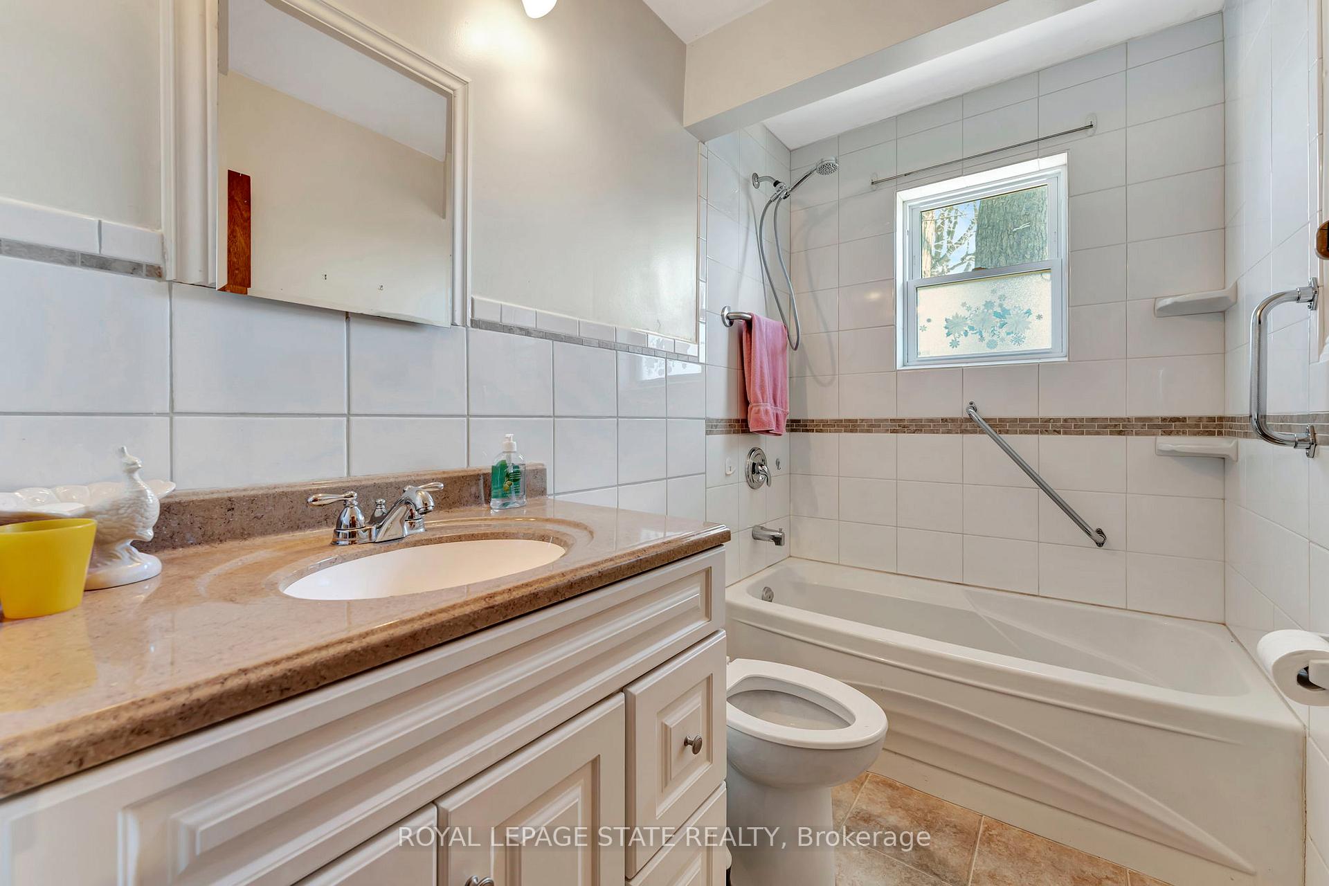 Photo 15 of 429 Norrie Crescent, Burlington, Appleby — HOMEH