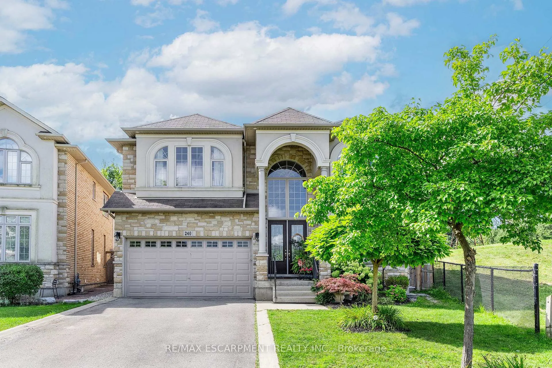 Front of 240 Cloverleaf Drive