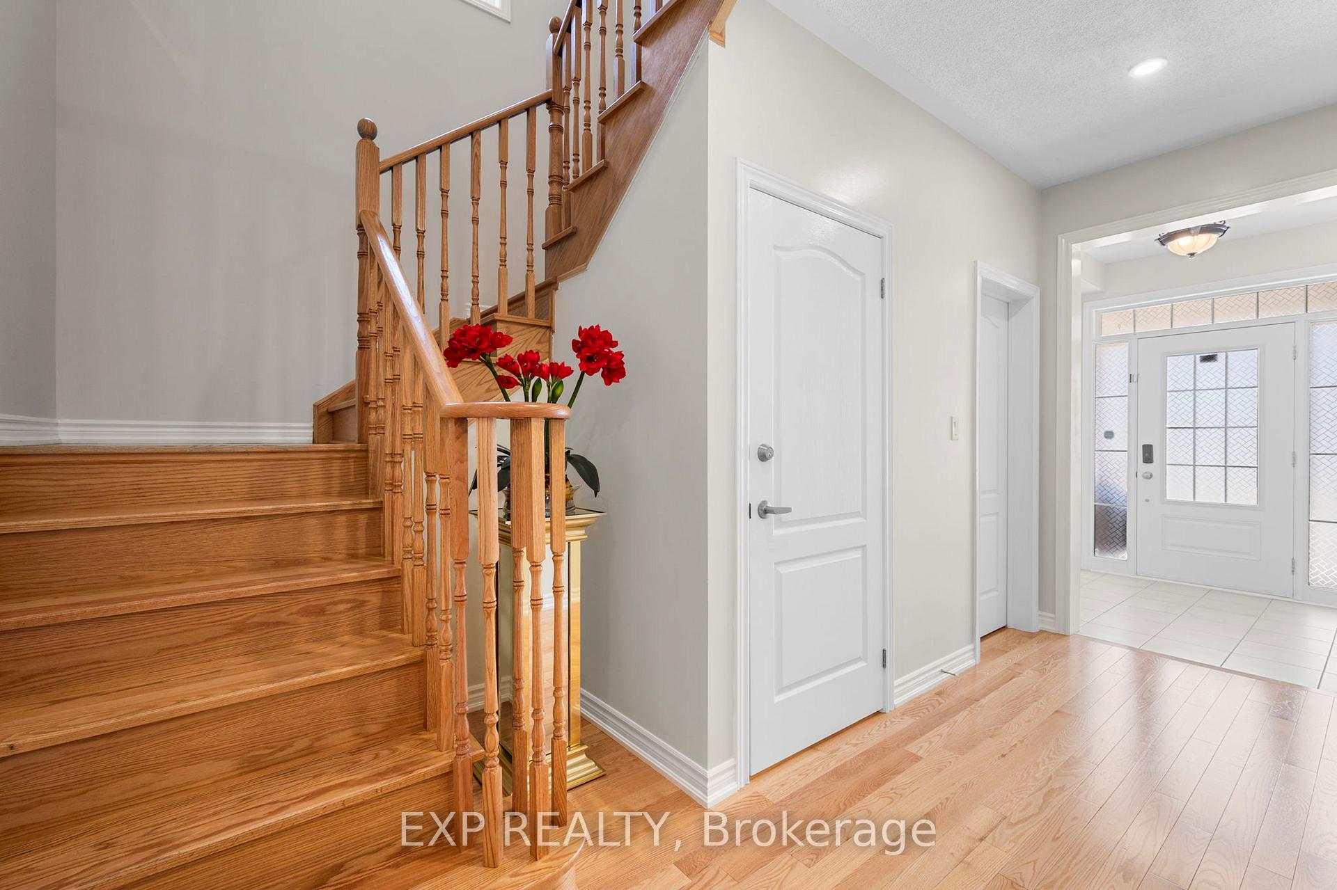 Photo 3 of 26 Pietrowski Drive, Georgina, Keswick North — HOMEH