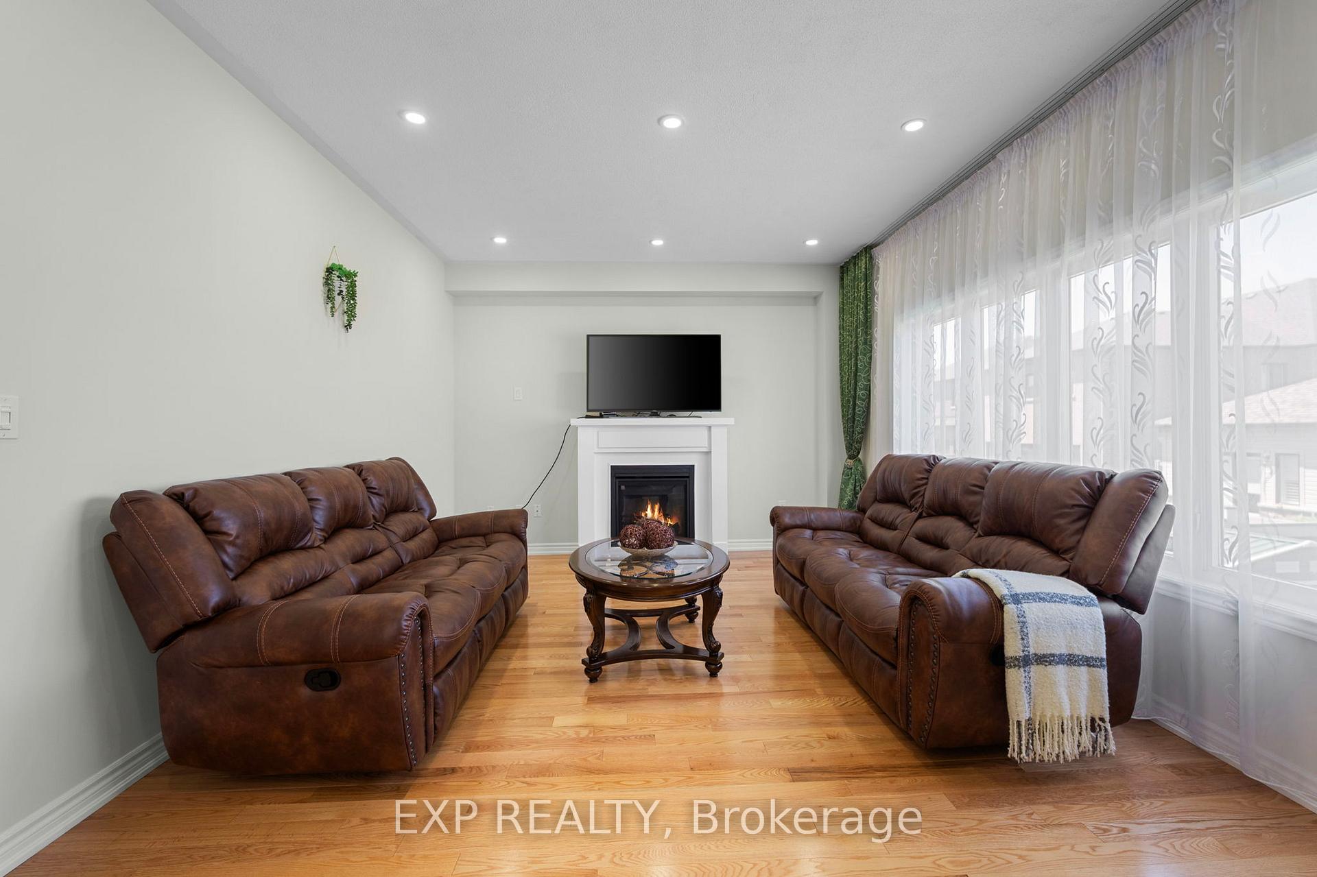 Photo 8 of 26 Pietrowski Drive, Georgina, Keswick North — HOMEH