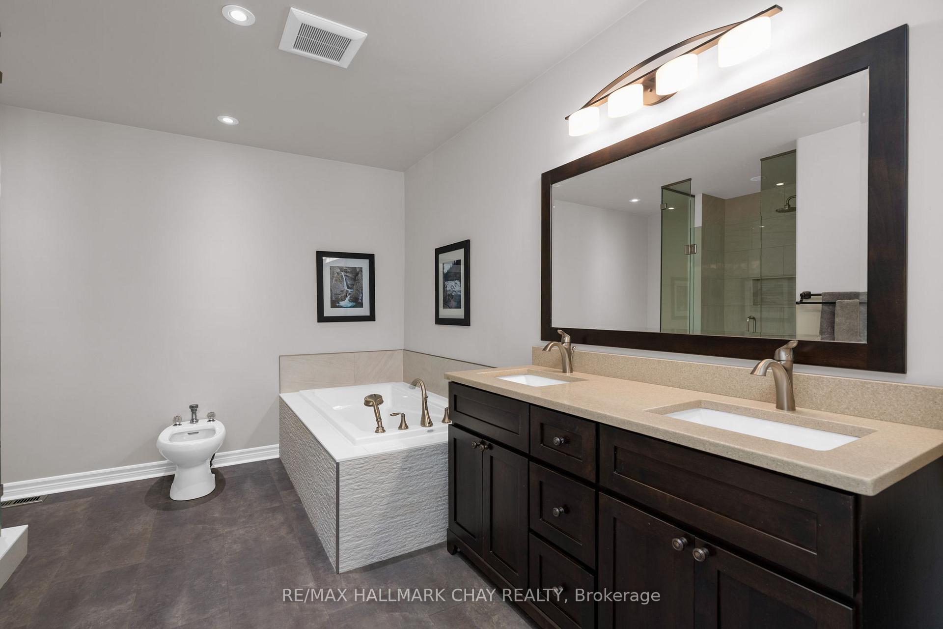 Photo 16 of 9 Crimson Ridge Road, Barrie, Bayshore — HOMEH