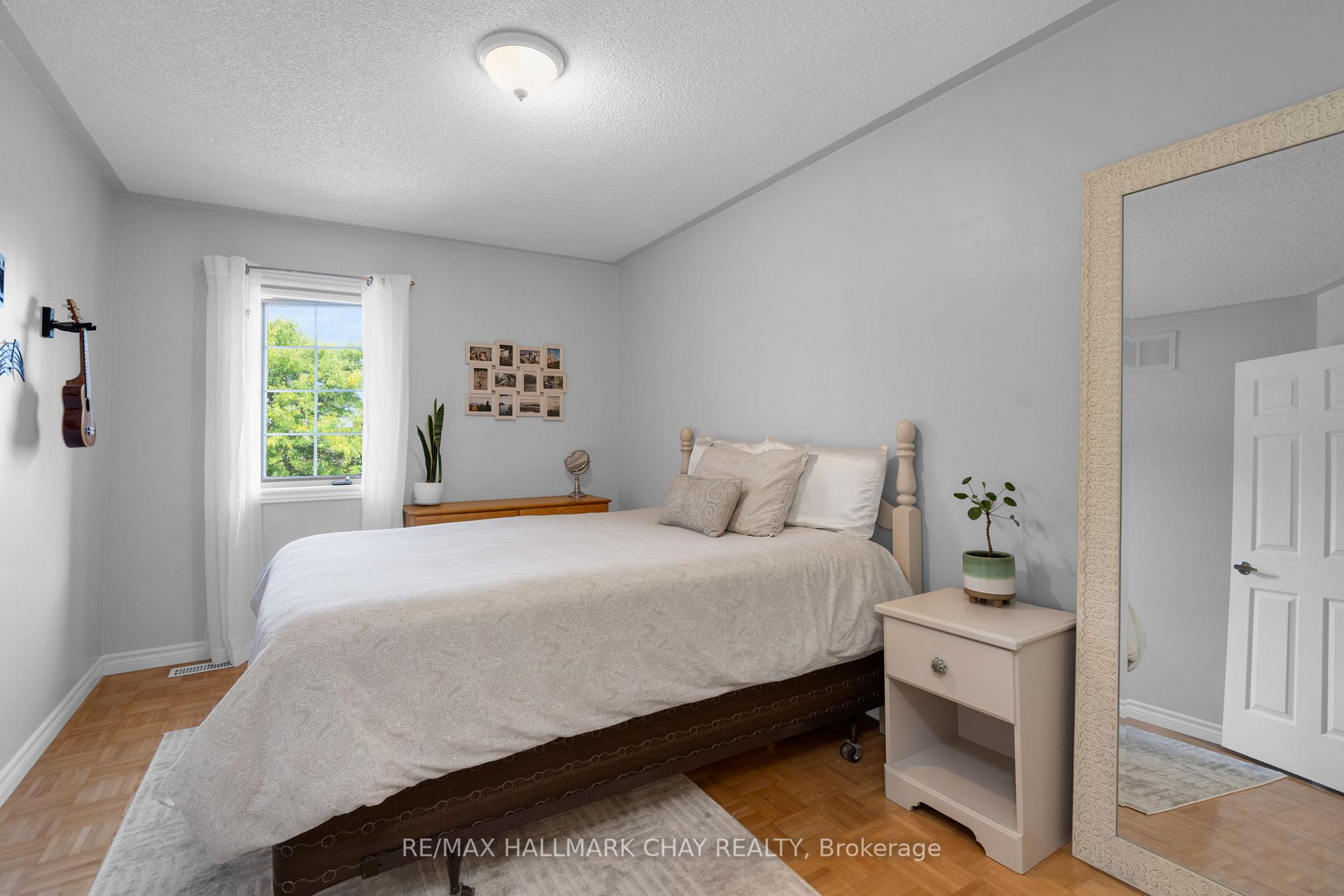 Photo 18 of 9 Crimson Ridge Road, Barrie, Bayshore — HOMEH