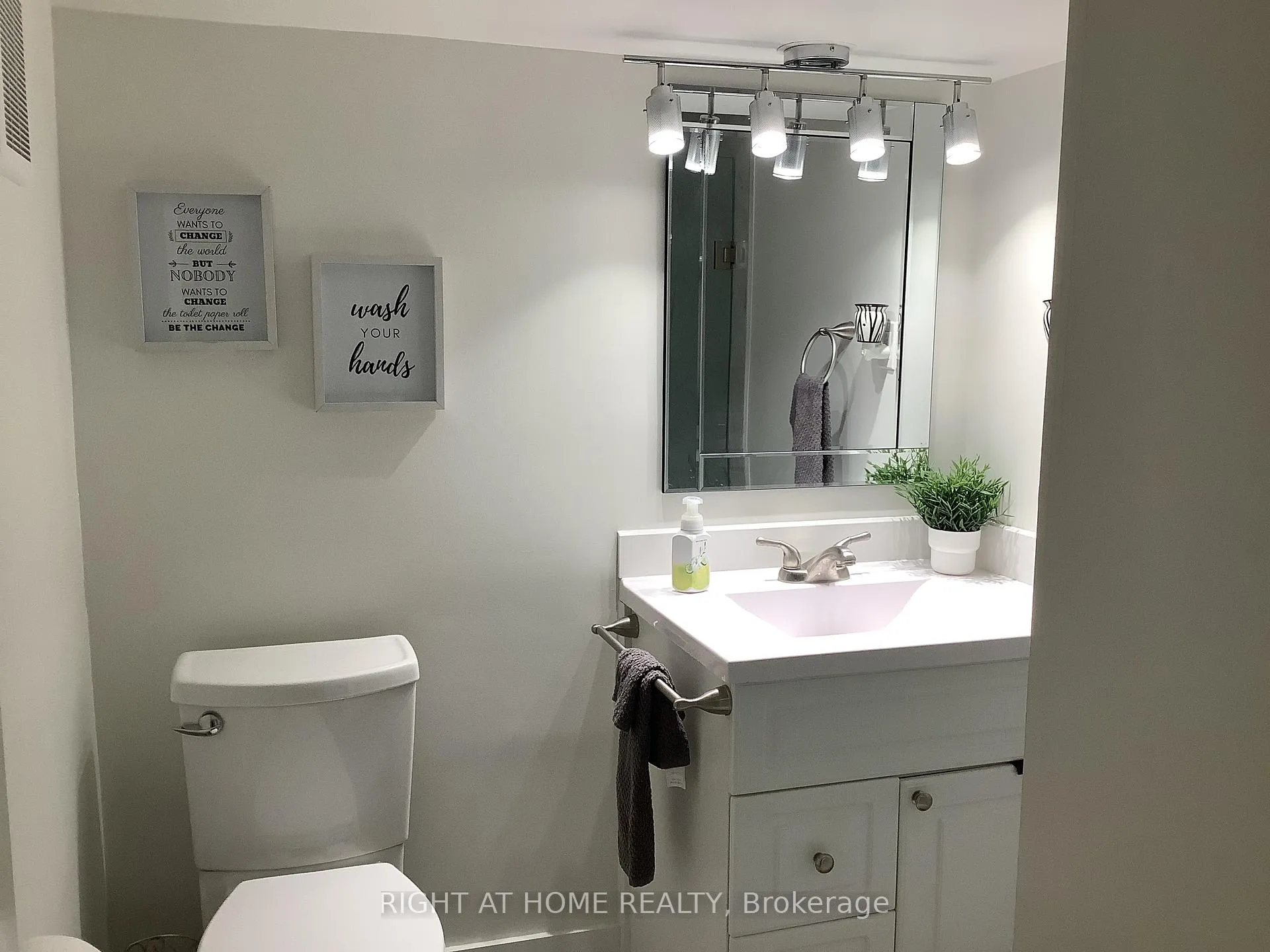 Photo 26 of 8 Davis Road, Aurora, Aurora Highlands — HOMEH