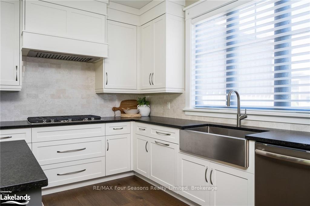 Photo 7 of 122 Barton Boulevard, Blue Mountains — HOMEH