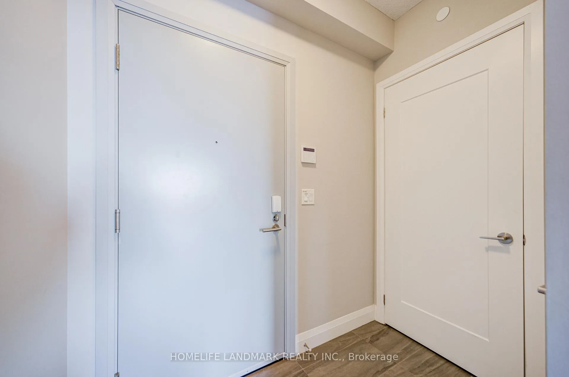 Photo 8 of Unit 519, 396 Highway 7 E, Richmond Hill, Doncrest — HOMEH