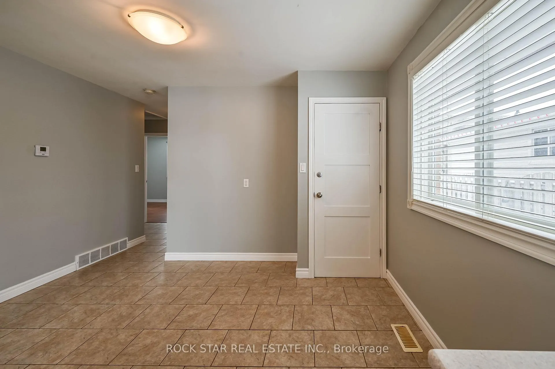 Photo 5 of 73 Barwood Crescent, Kitchener — HOMEH