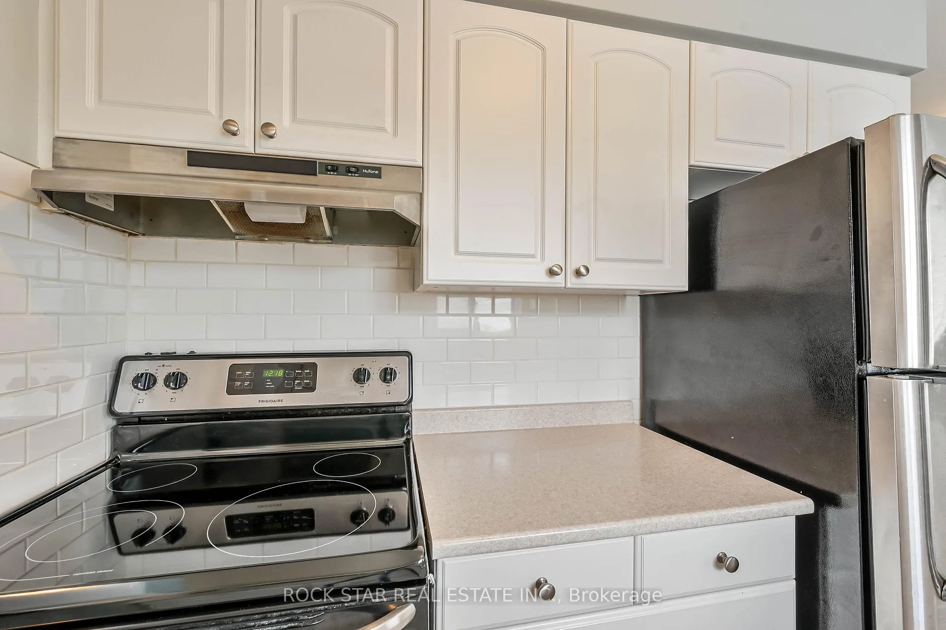 Photo 9 of 73 Barwood Crescent, Kitchener — HOMEH