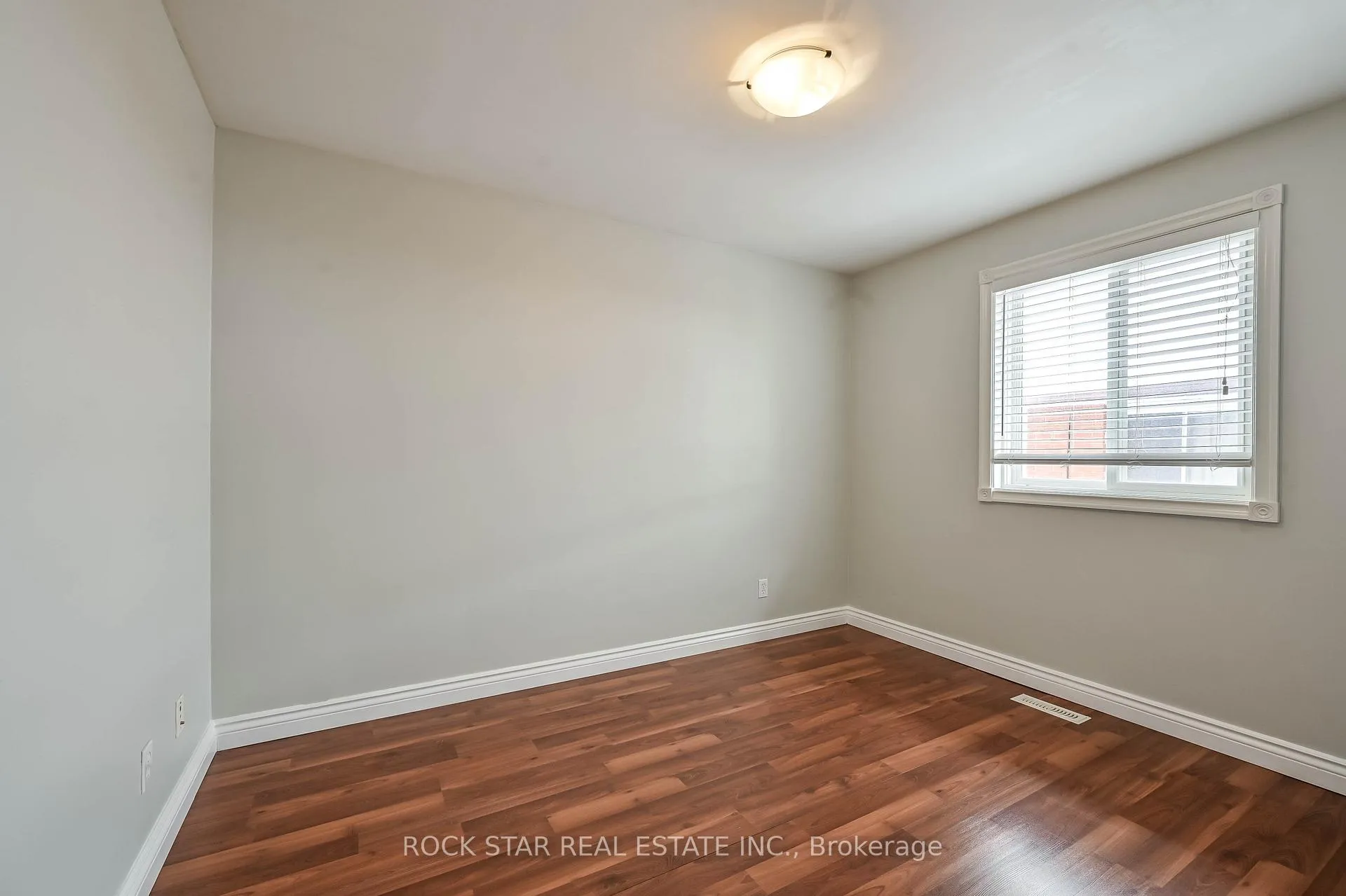 Photo 19 of 73 Barwood Crescent, Kitchener — HOMEH