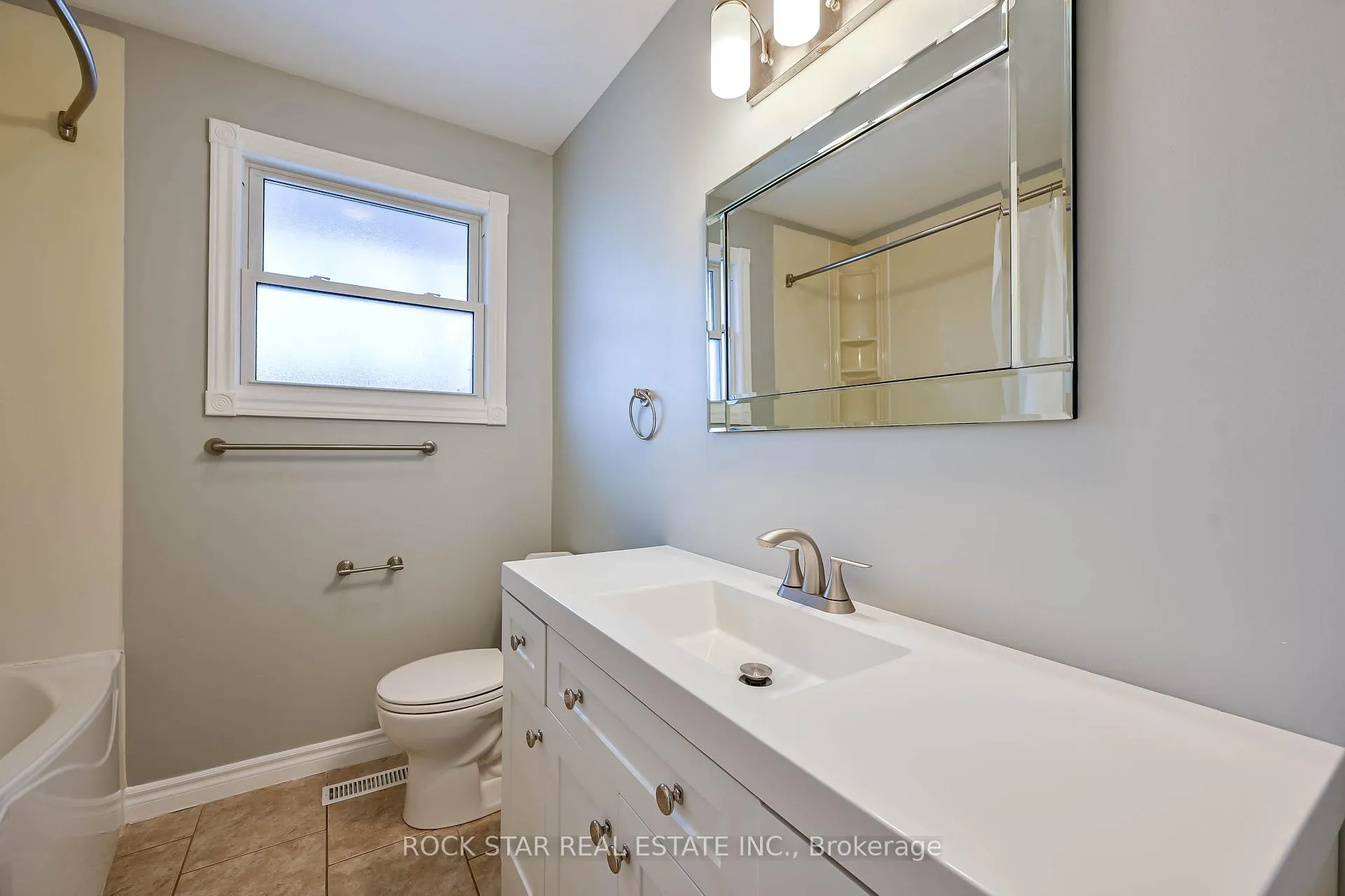 Photo 21 of 73 Barwood Crescent, Kitchener — HOMEH