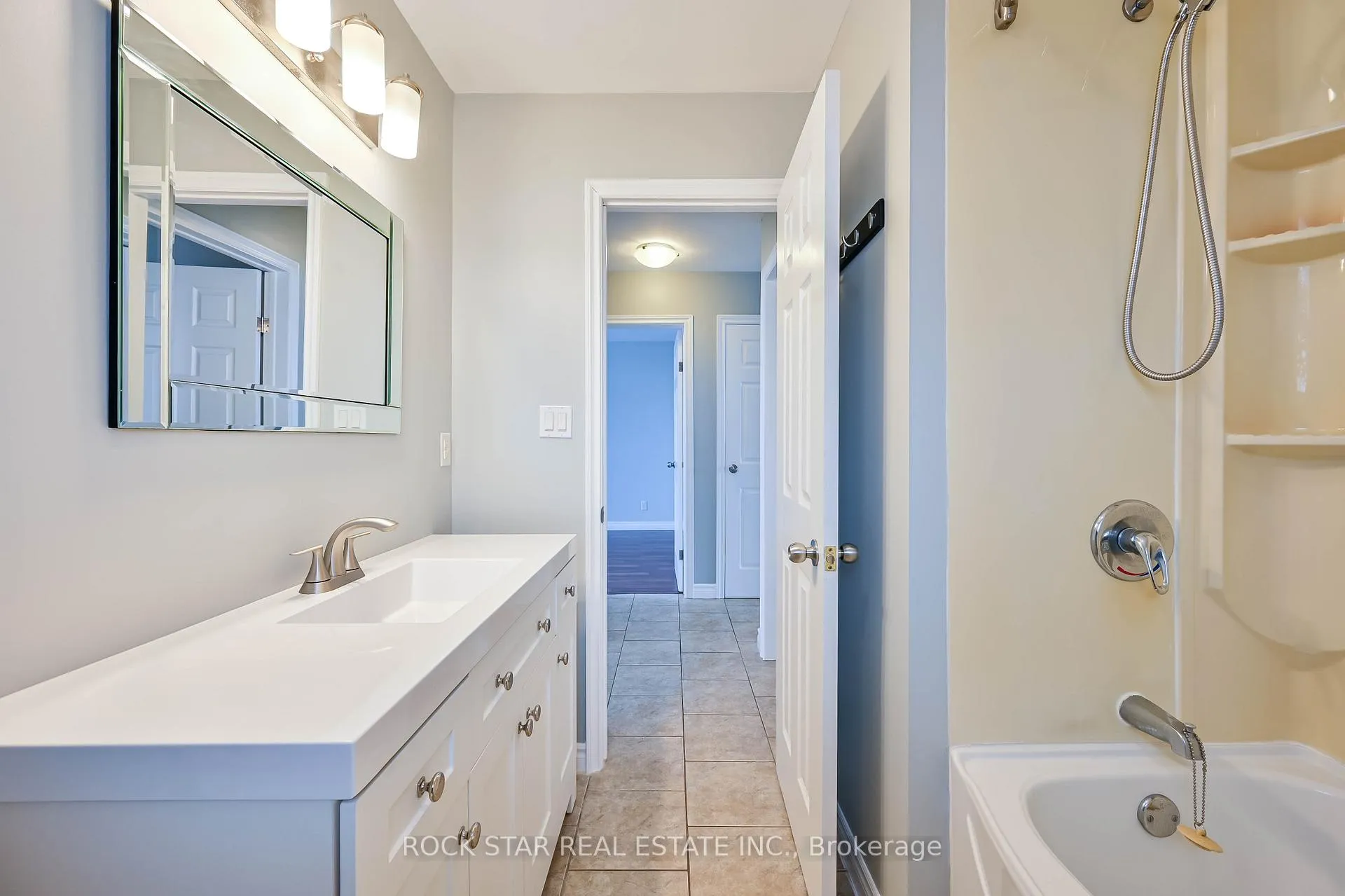 Photo 22 of 73 Barwood Crescent, Kitchener — HOMEH