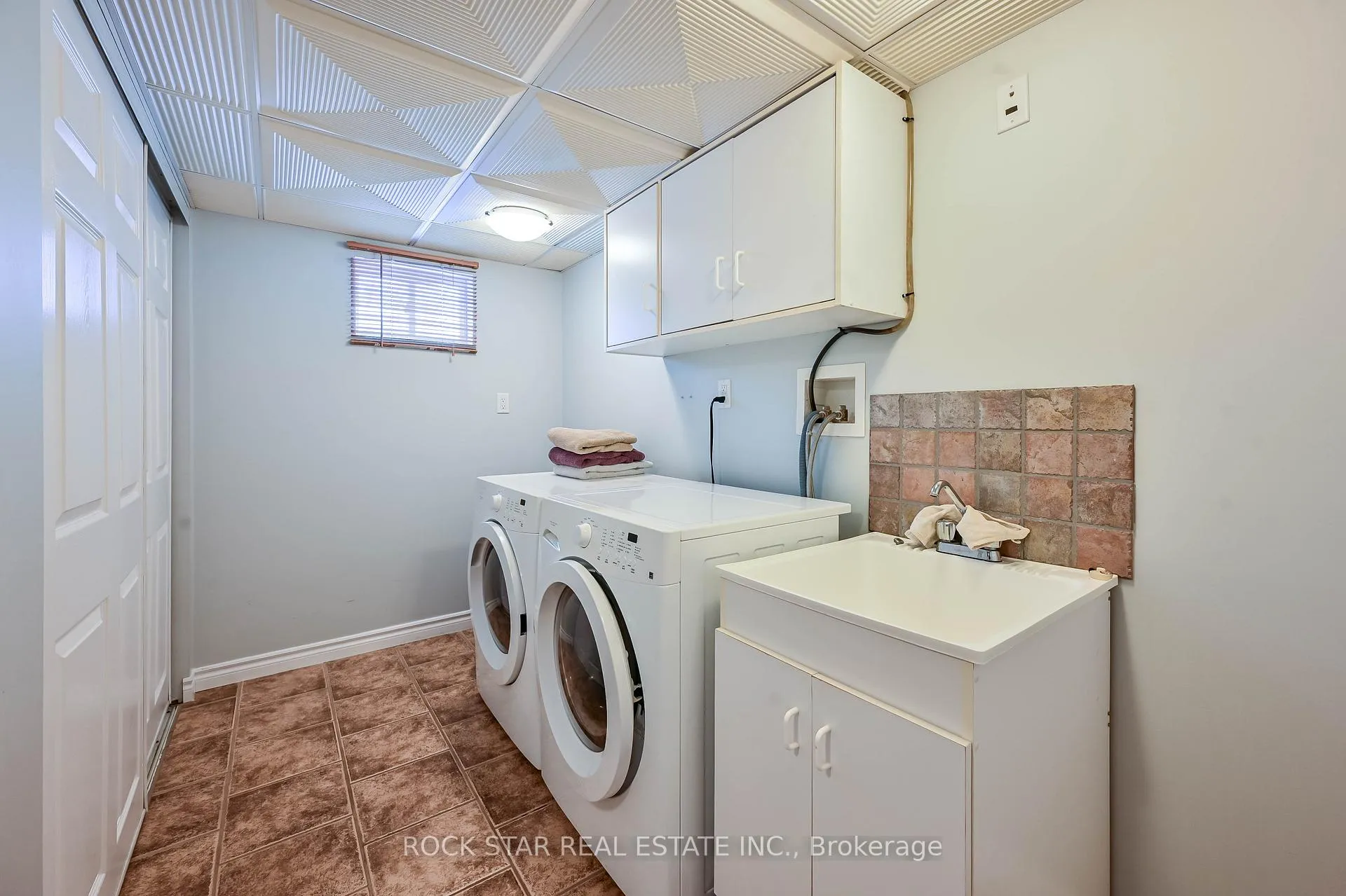 Photo 25 of 73 Barwood Crescent, Kitchener — HOMEH